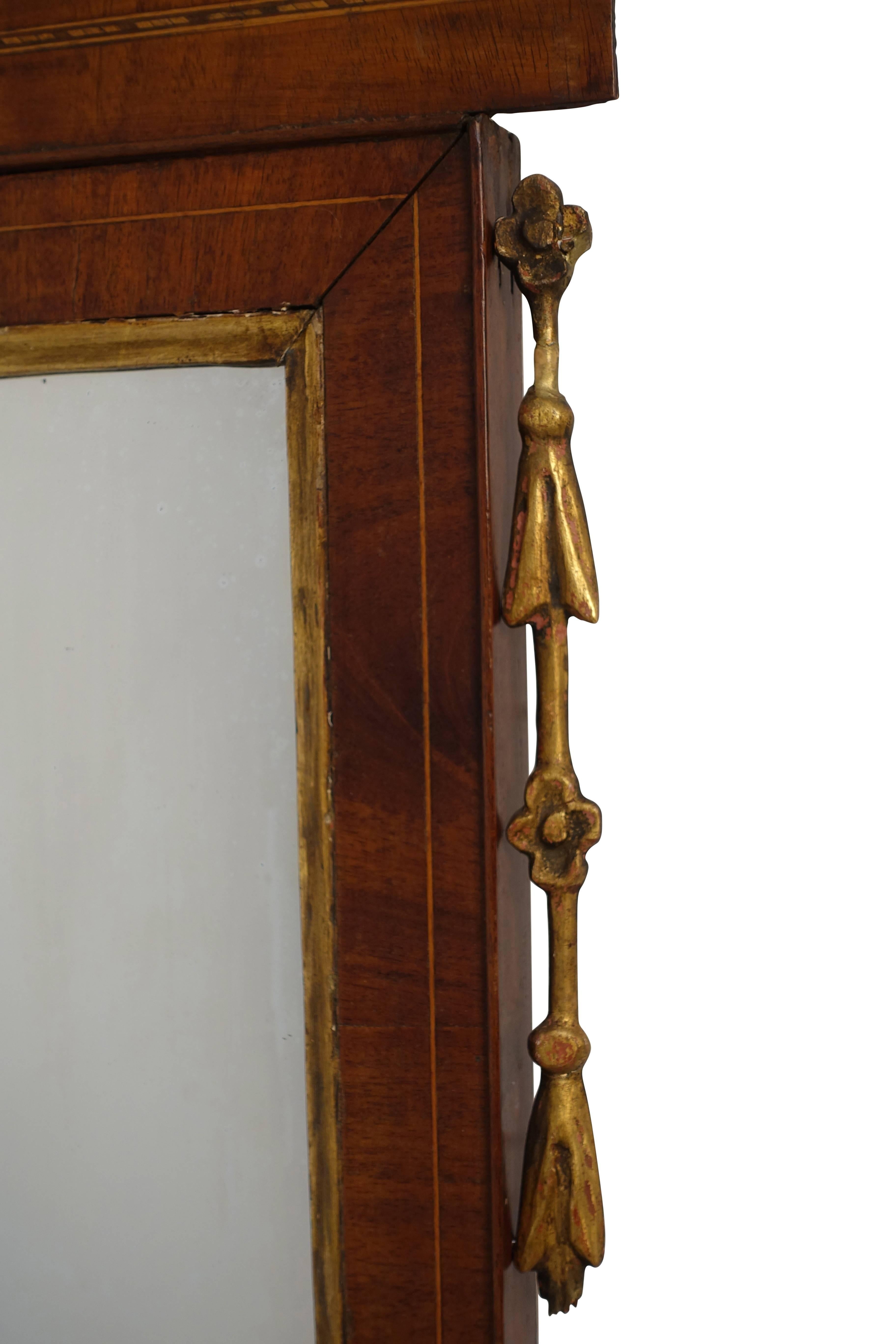 Georgian Mahogany Mirror with Satinwood Inlay, England, circa 1800s 1