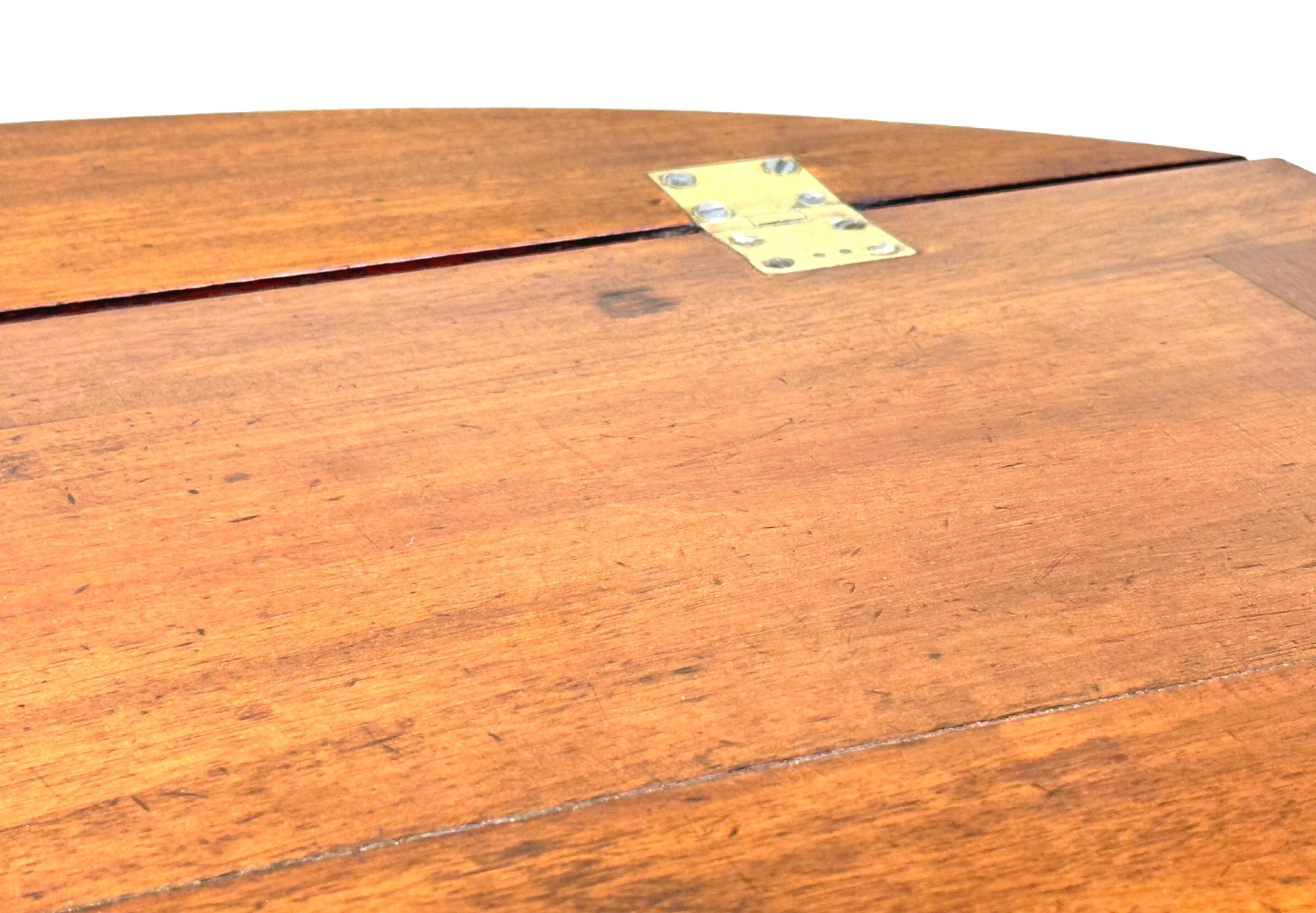 Georgian Mahogany Oval Butlers Tray on Stand For Sale 1