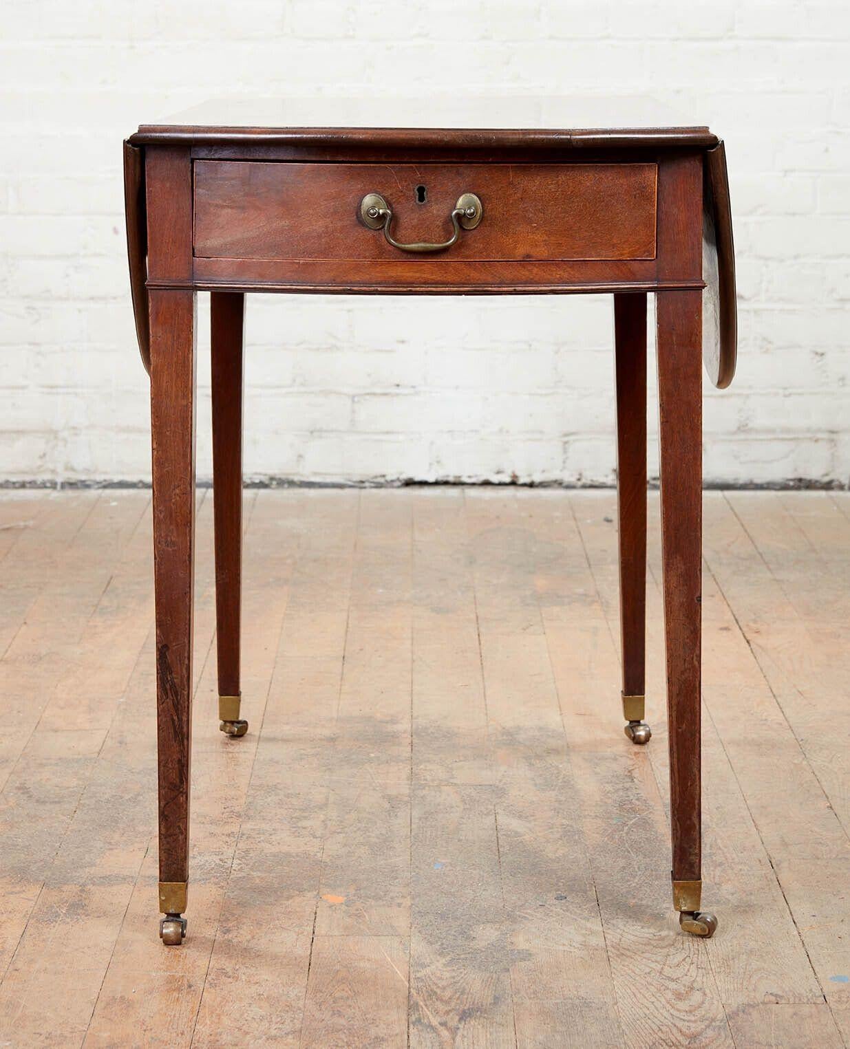 Woodwork Georgian Mahogany Oval Pembroke Table For Sale