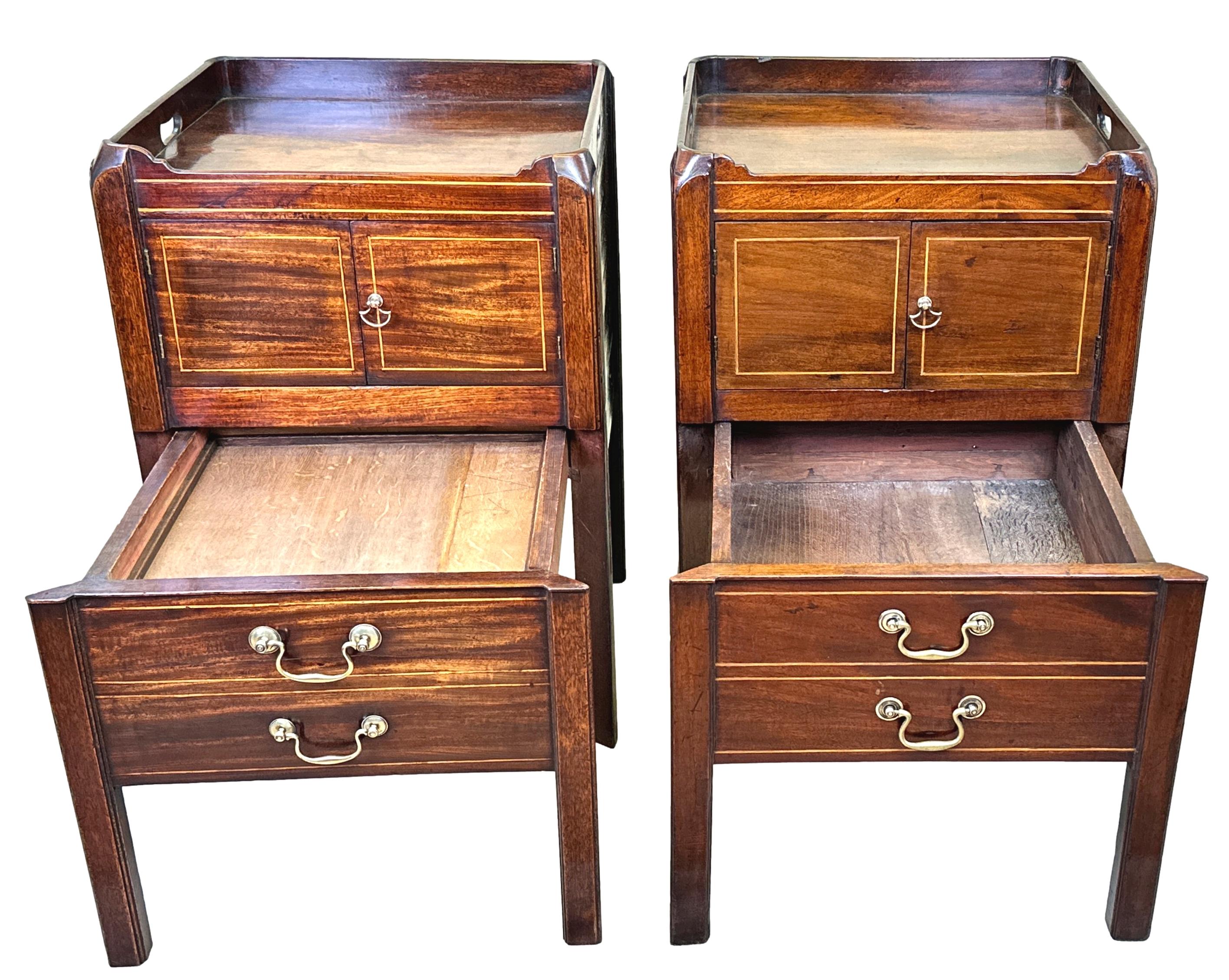 Georgian Mahogany Pair Of Bedside Night Tables For Sale 1