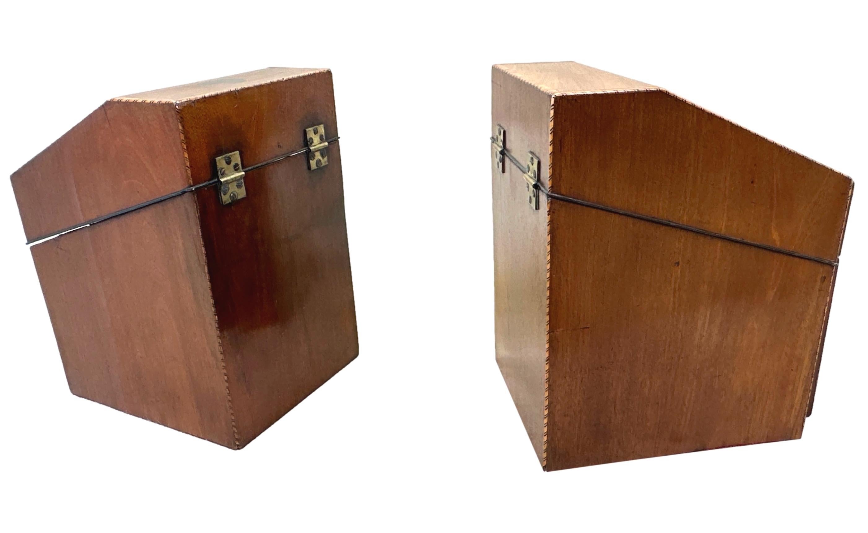 Pareja de Cuchilleros Georgianos de Caoba en venta 1