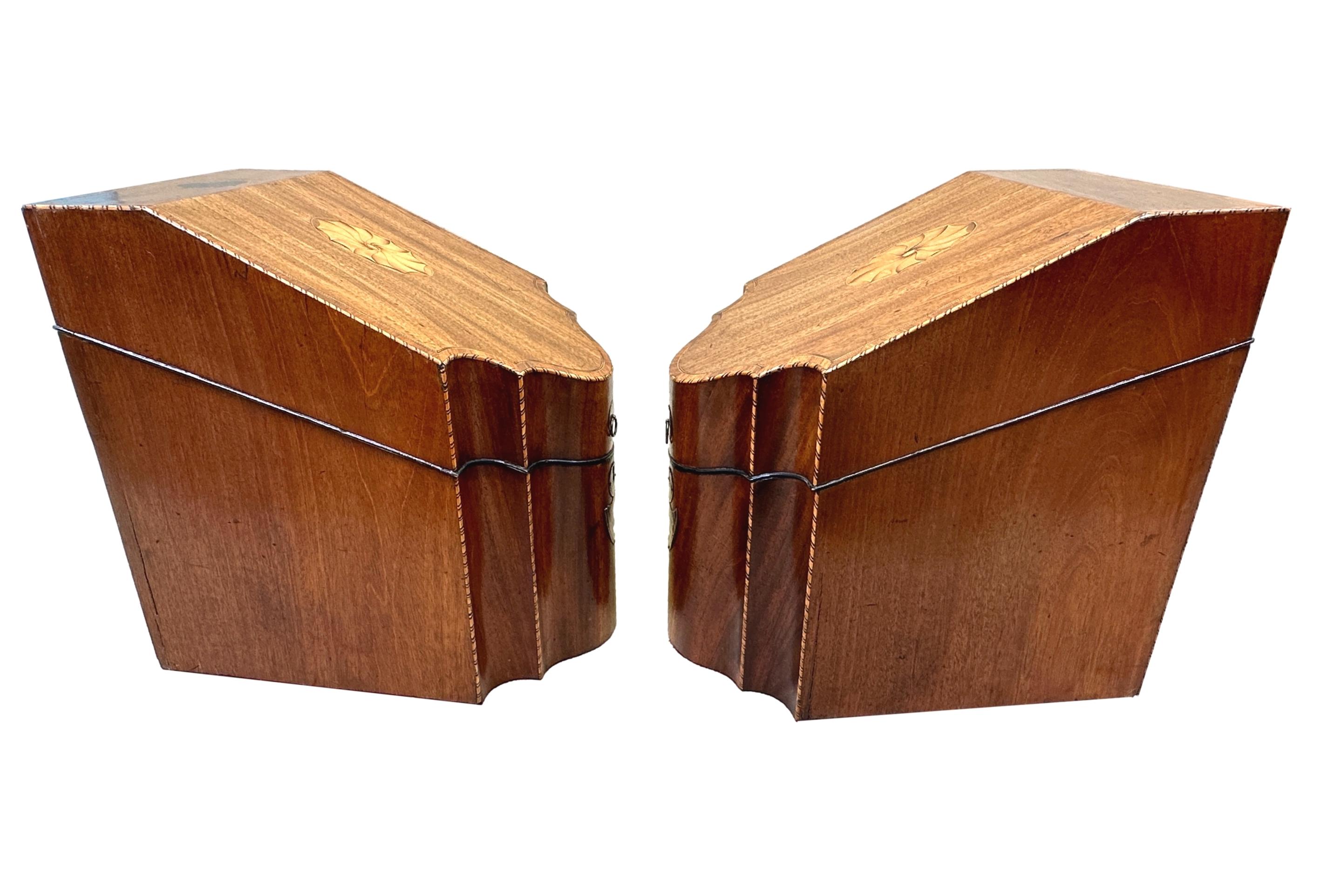 Pareja de Cuchilleros Georgianos de Caoba en venta 3