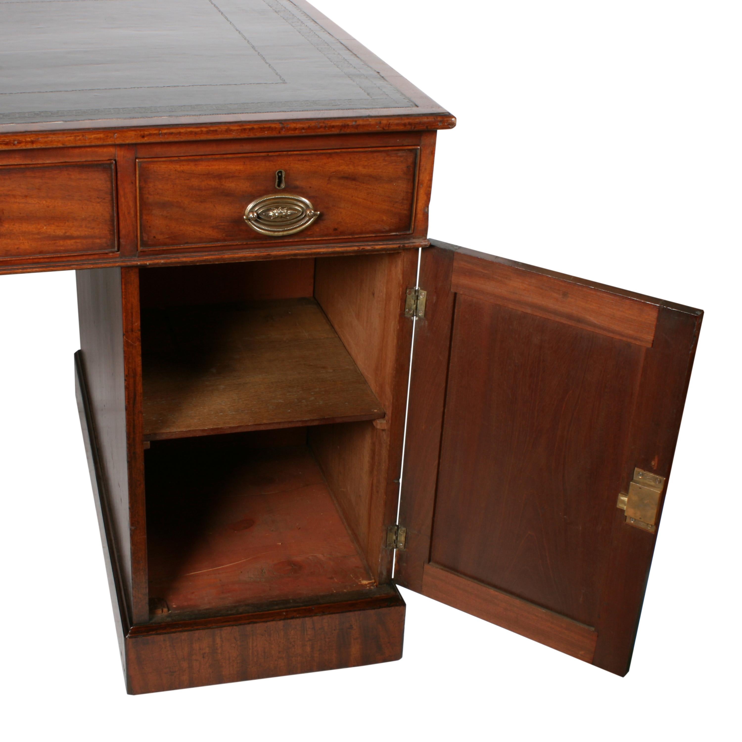 Georgian Mahogany Partner's Desk For Sale 2