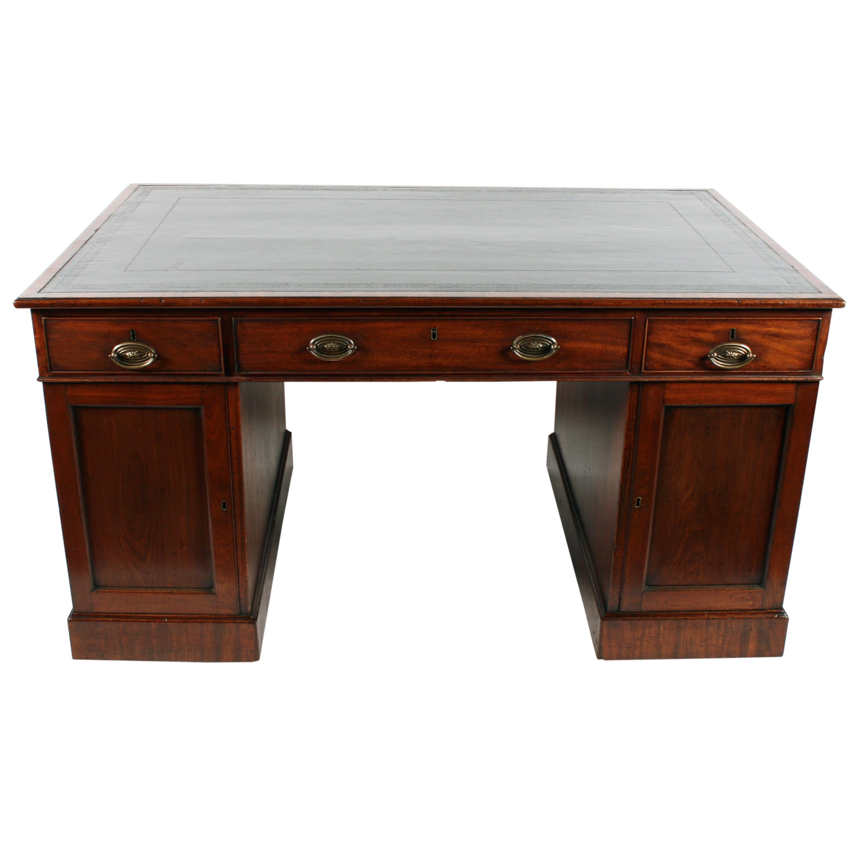 Georgian Mahogany Partner's Desk For Sale 3