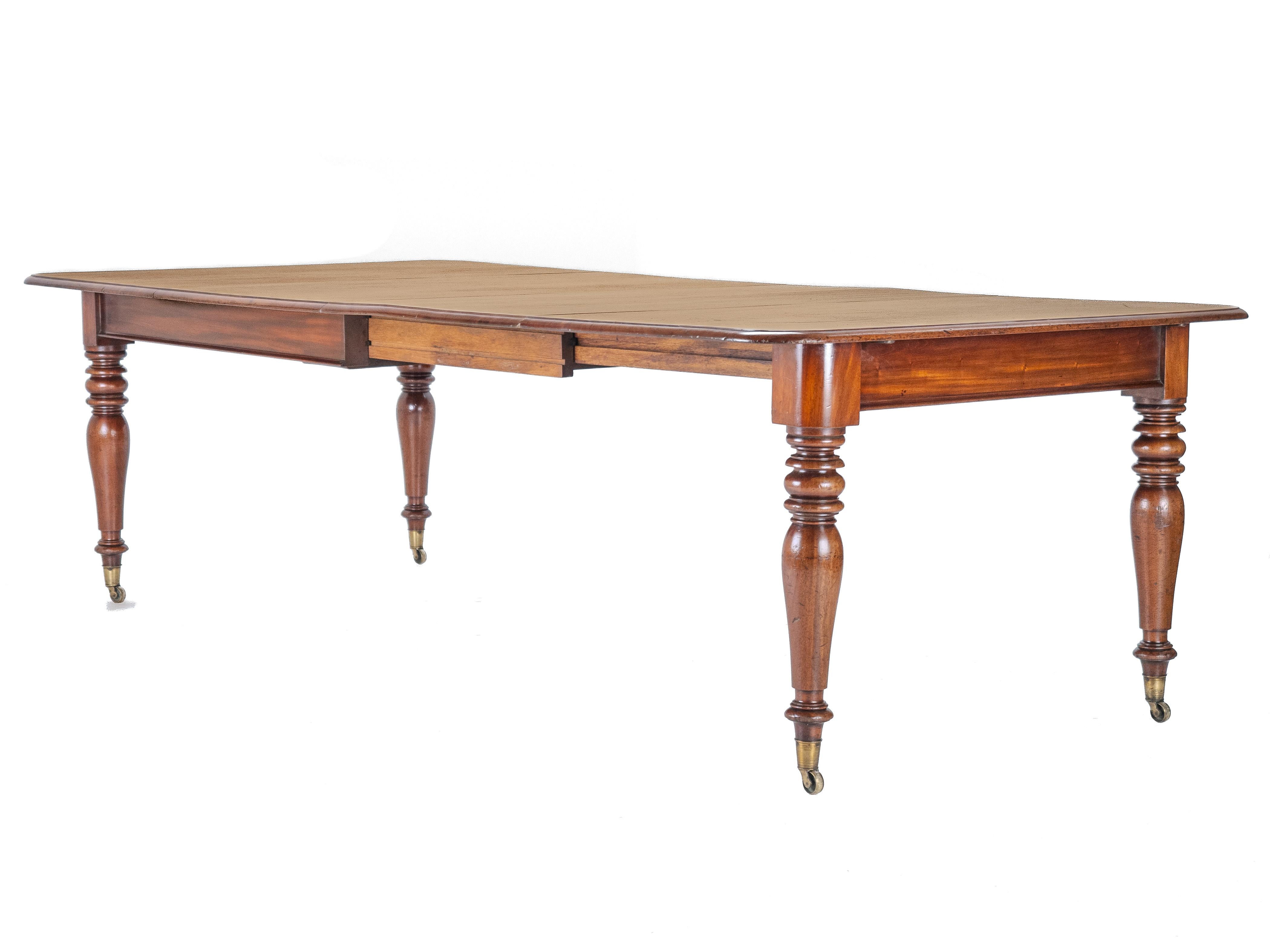 Mid-19th Century Early 19th Century Mahogany Pull-out Extending 8ft Dining Table c1830 (Georgian) For Sale