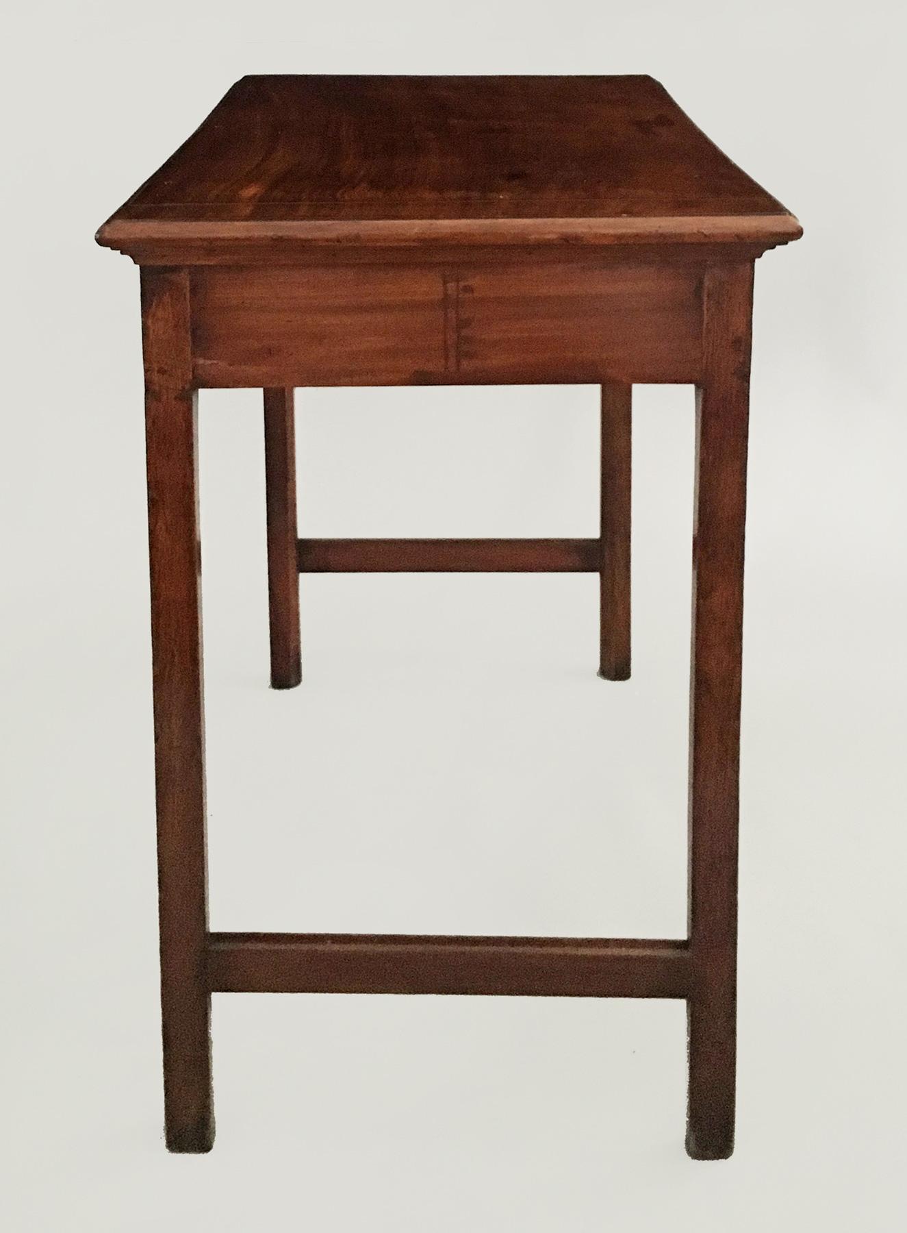 Georgian Mahogany Reading or Writing Table For Sale 1