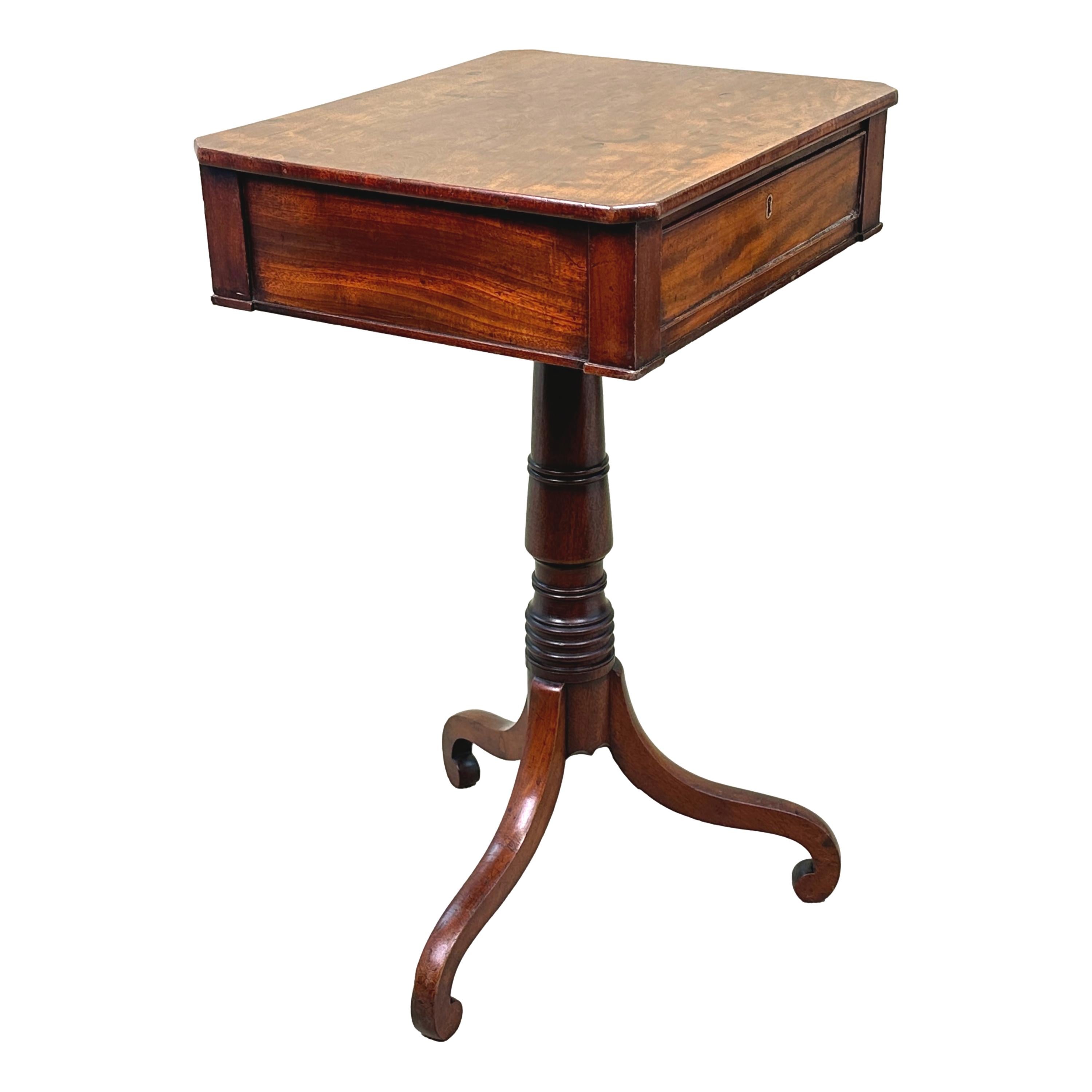 Georgian Mahogany Rectangular Lamp Table In Good Condition For Sale In Bedfordshire, GB