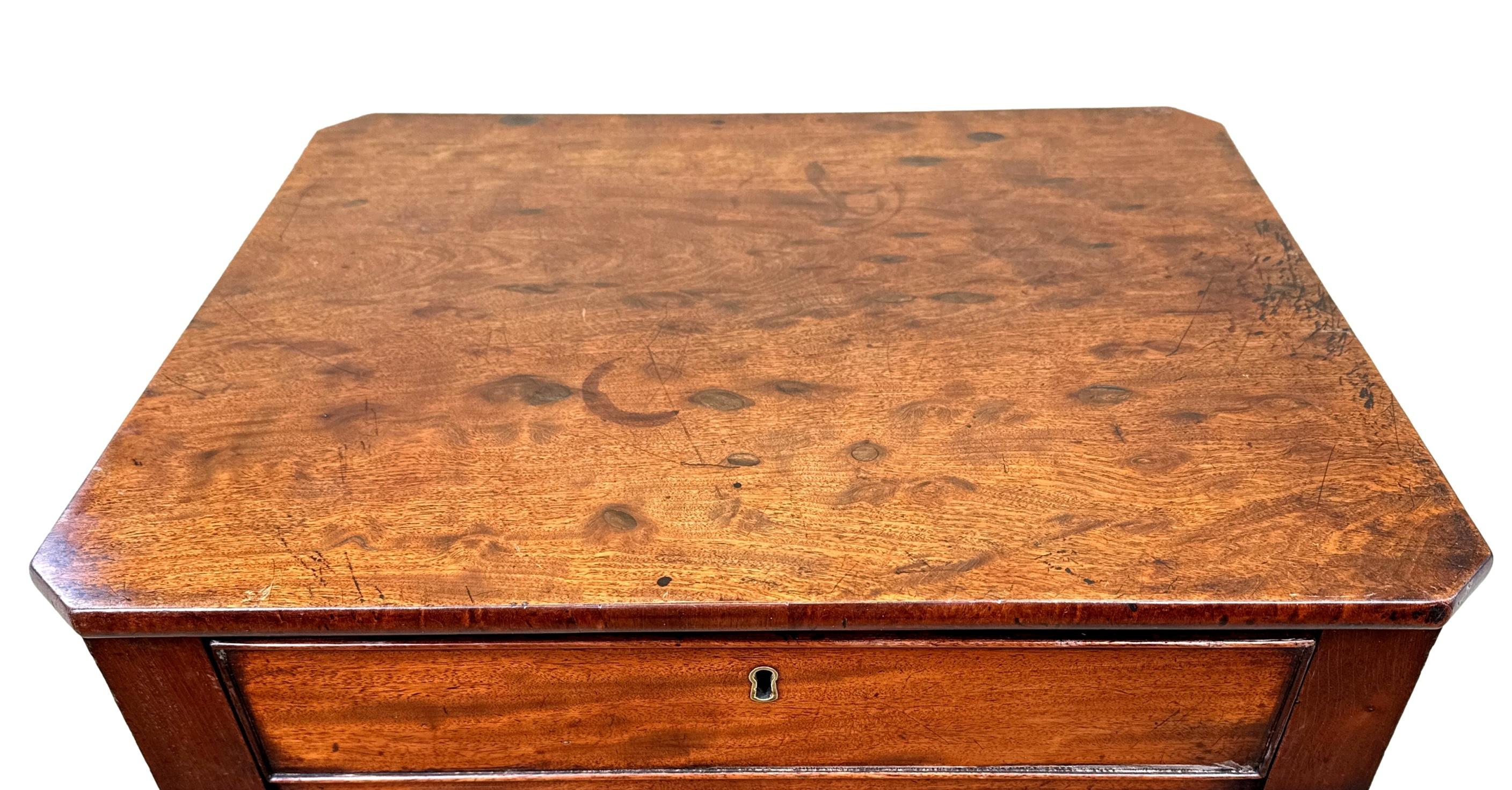 19th Century Georgian Mahogany Rectangular Lamp Table For Sale