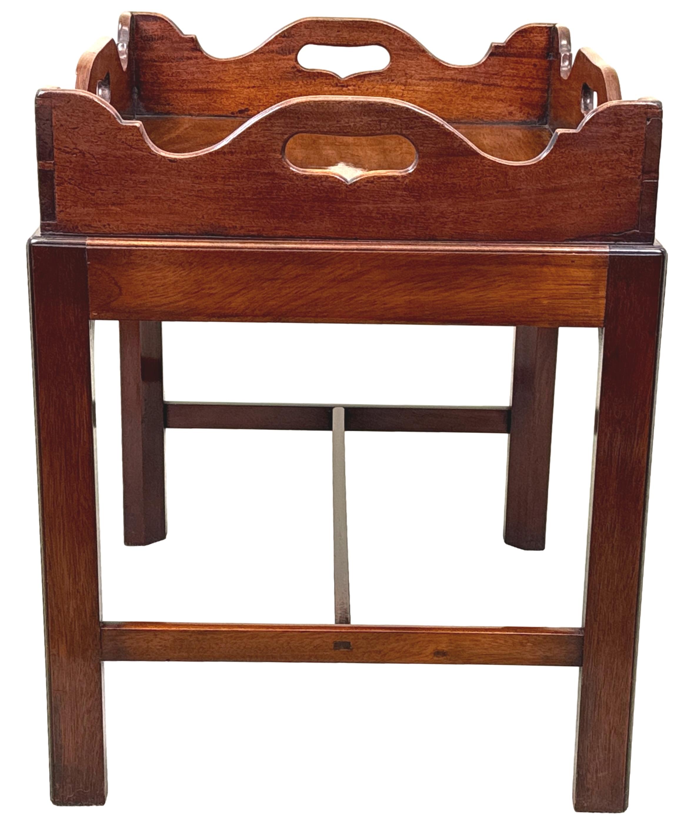 Georgian Mahogany Rectangular Tray On Stand In Good Condition For Sale In Bedfordshire, GB
