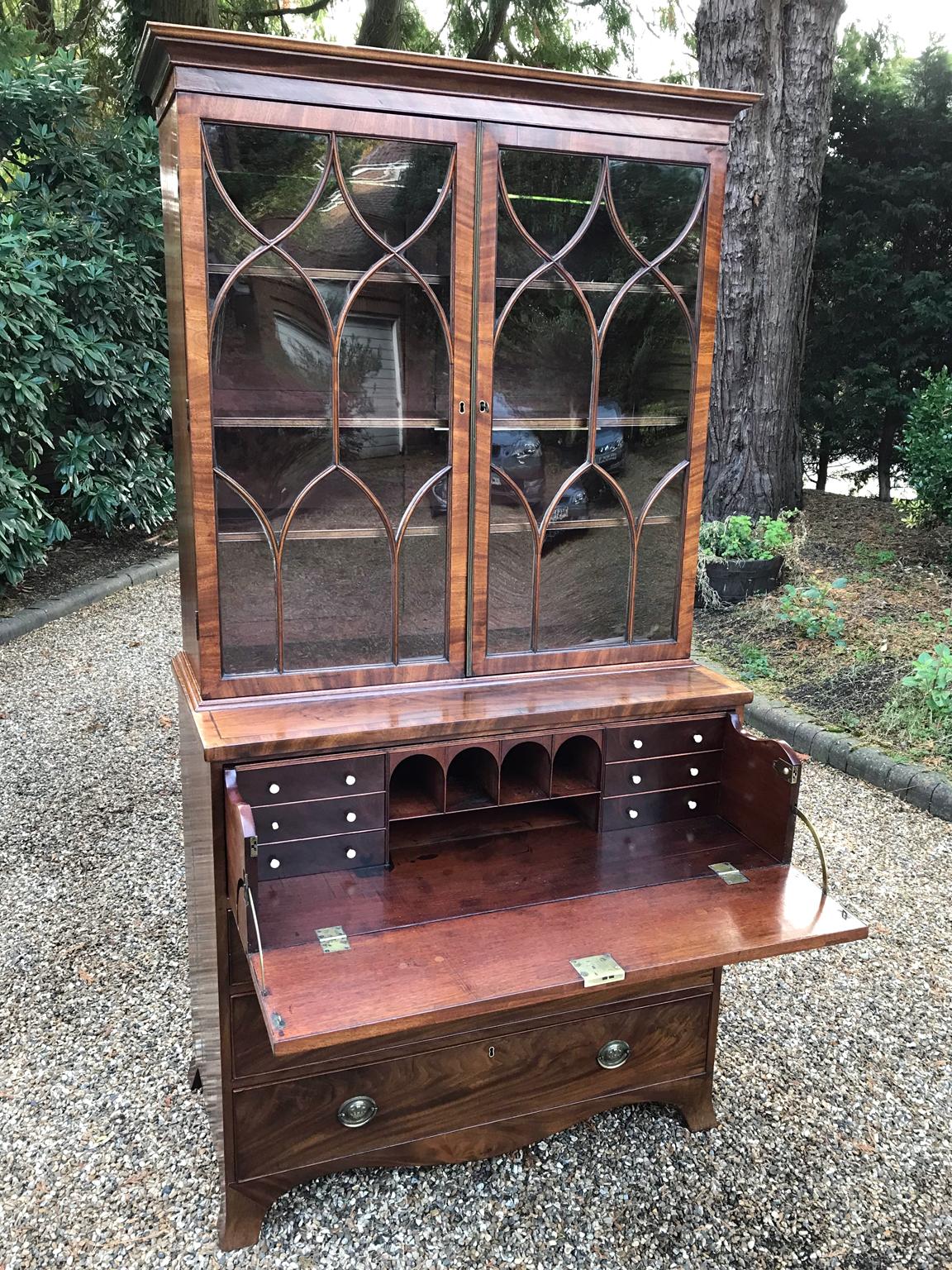 Hand-Crafted Georgian Mahogany Secrétaire Bookcase or Chest