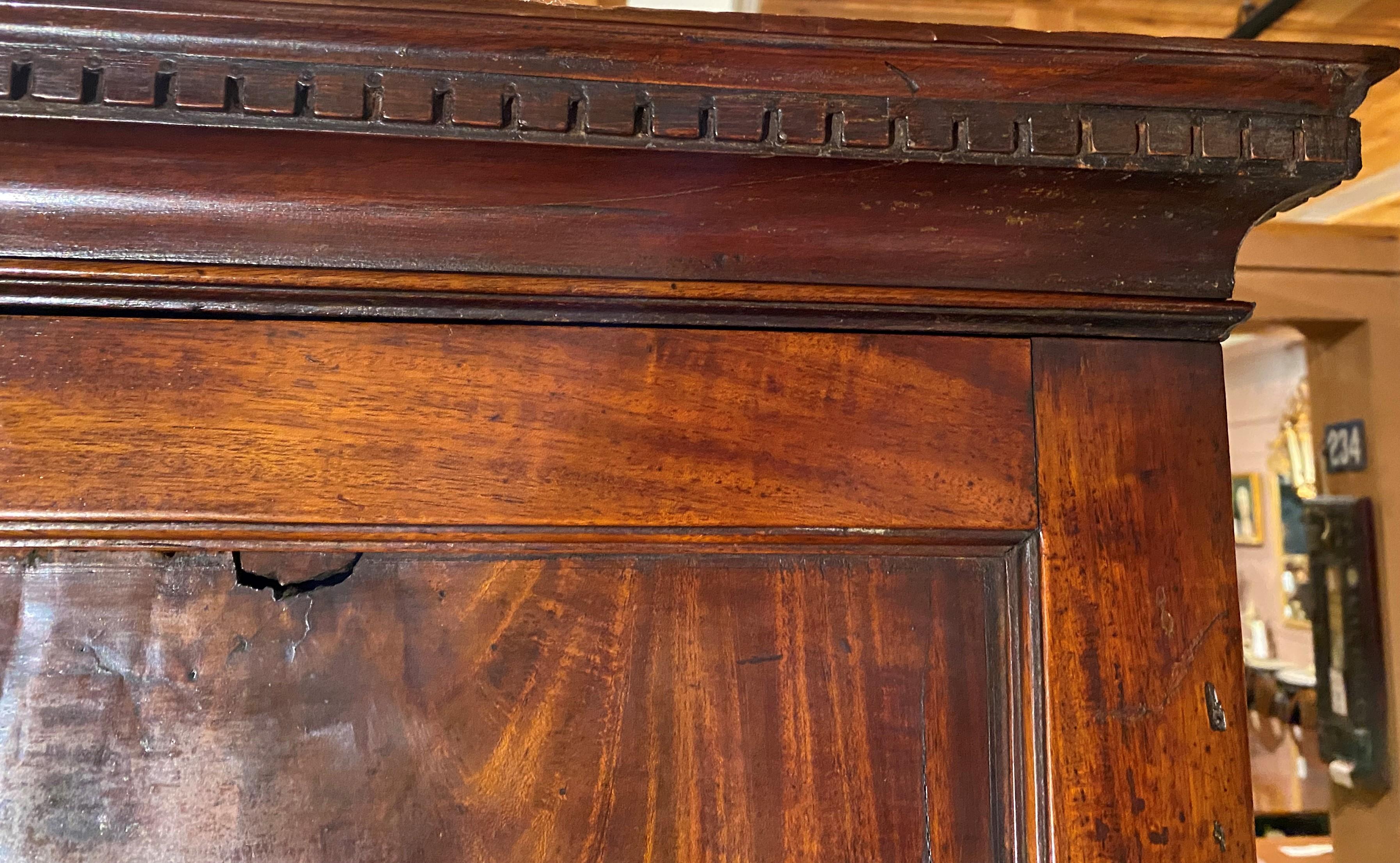 Georgian Mahogany Secretary Bookcase, circa 1770 In Good Condition In Milford, NH