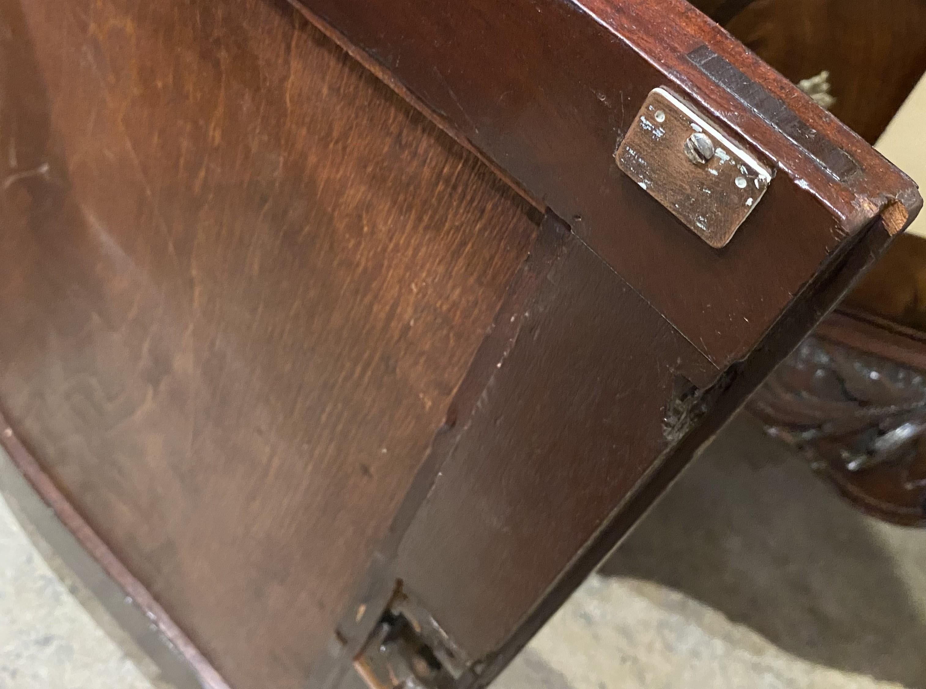 Georgian Mahogany Serpentine Butler’s Desk or Library Cabinet 6