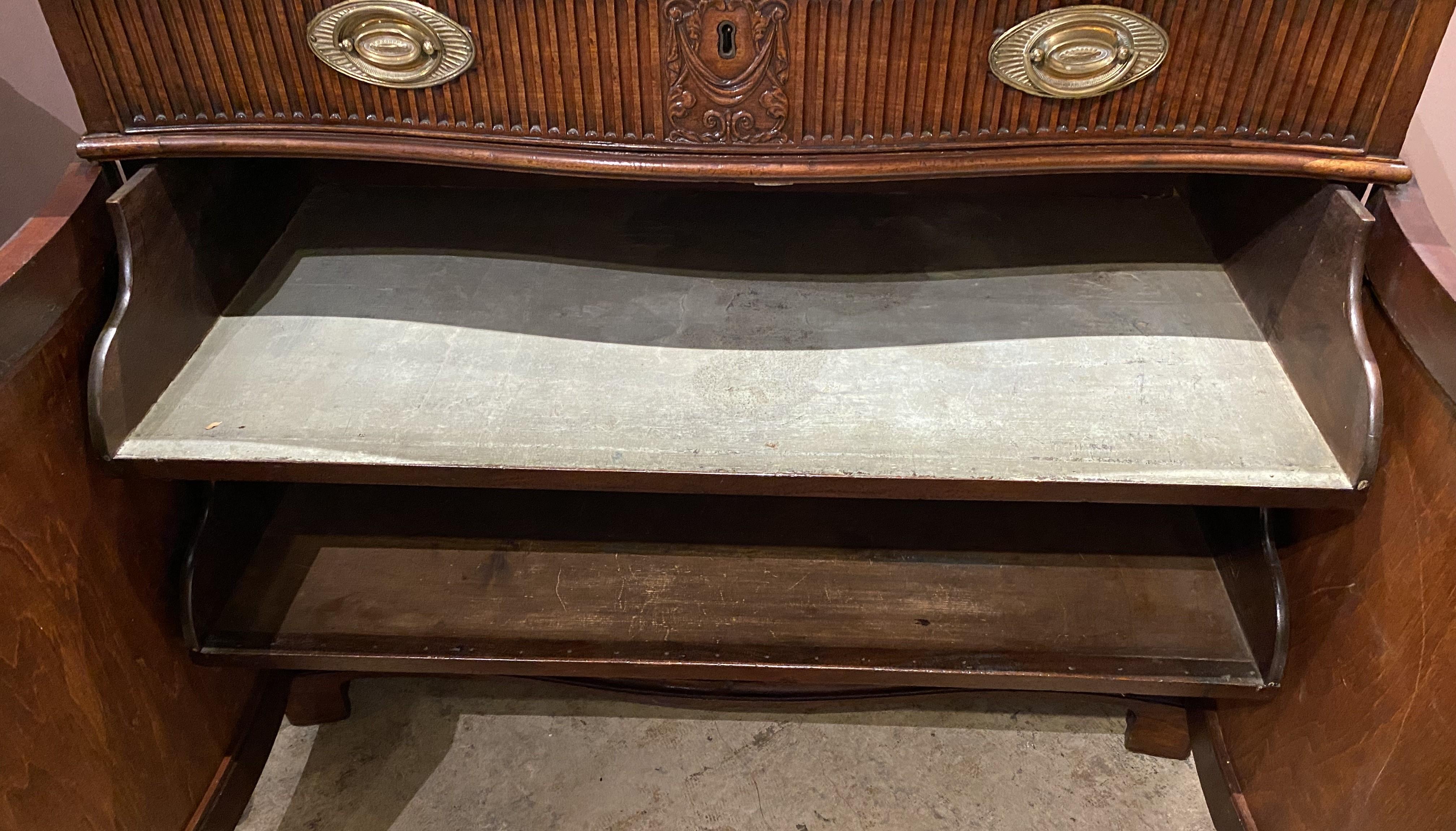 Georgian Mahogany Serpentine Butler’s Desk or Library Cabinet 7
