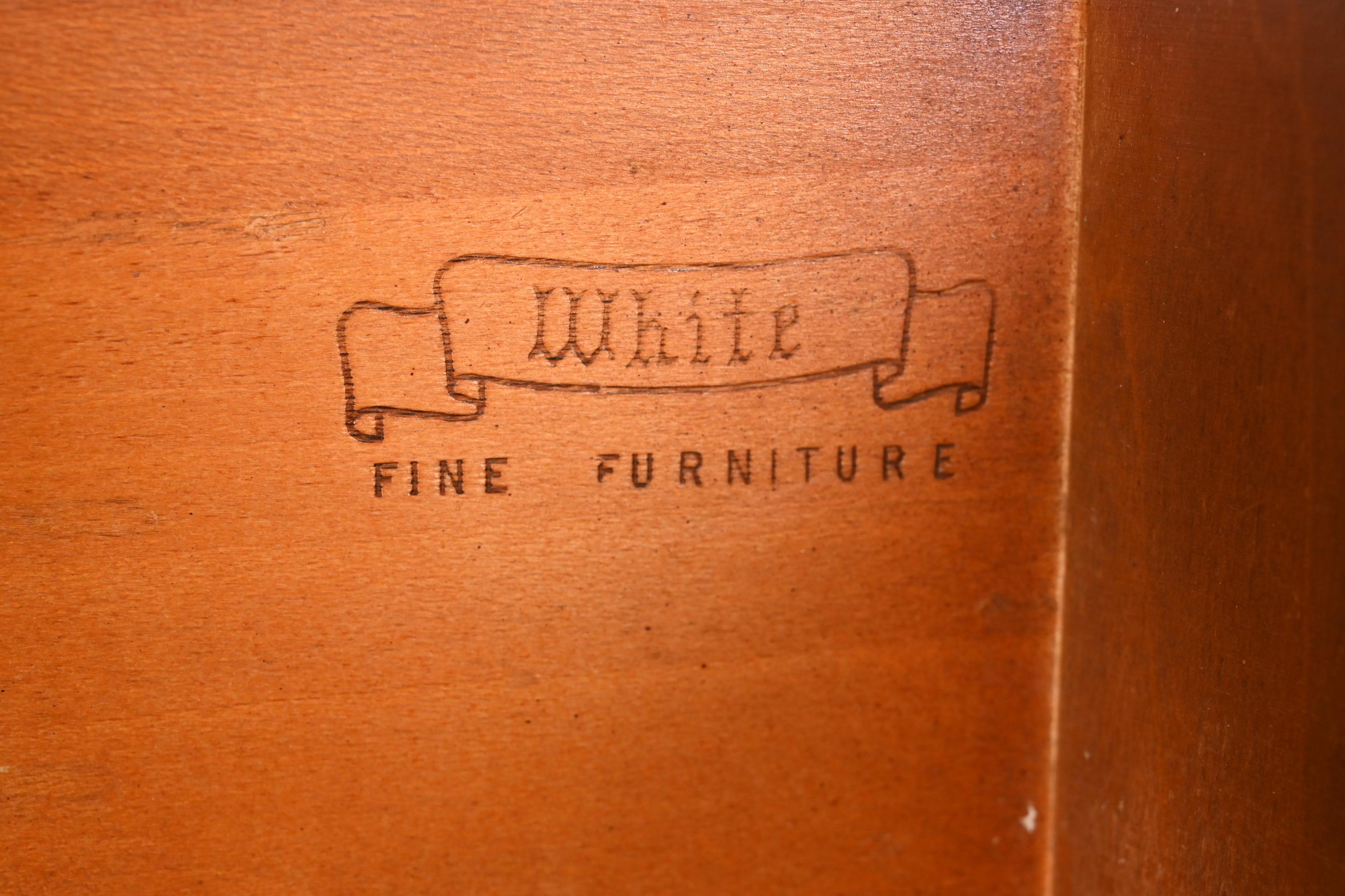 Georgian Mahogany Serpentine Front Eight Drawer Dresser by White Furniture For Sale 3