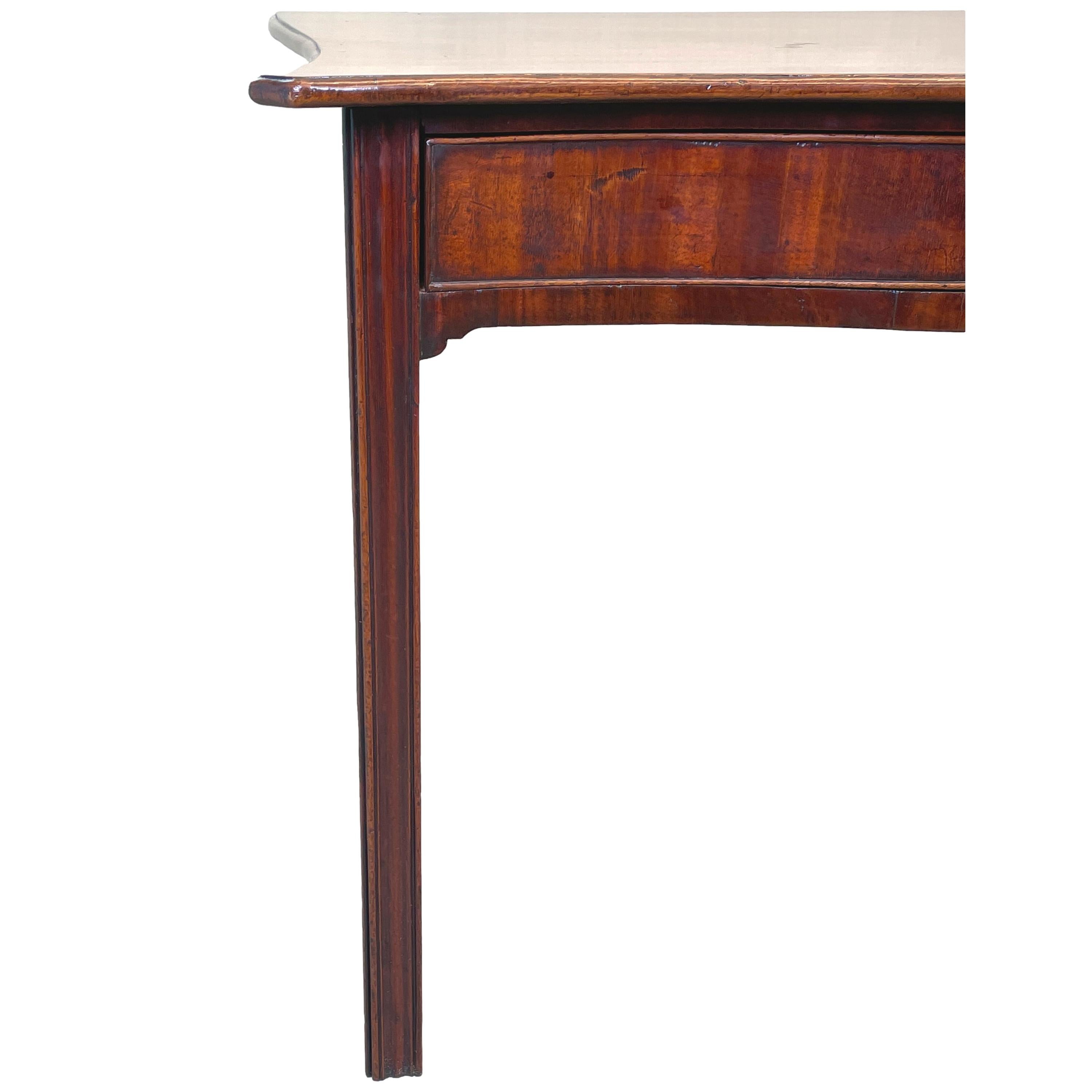 Georgian Mahogany Serpentine Side Table For Sale 3