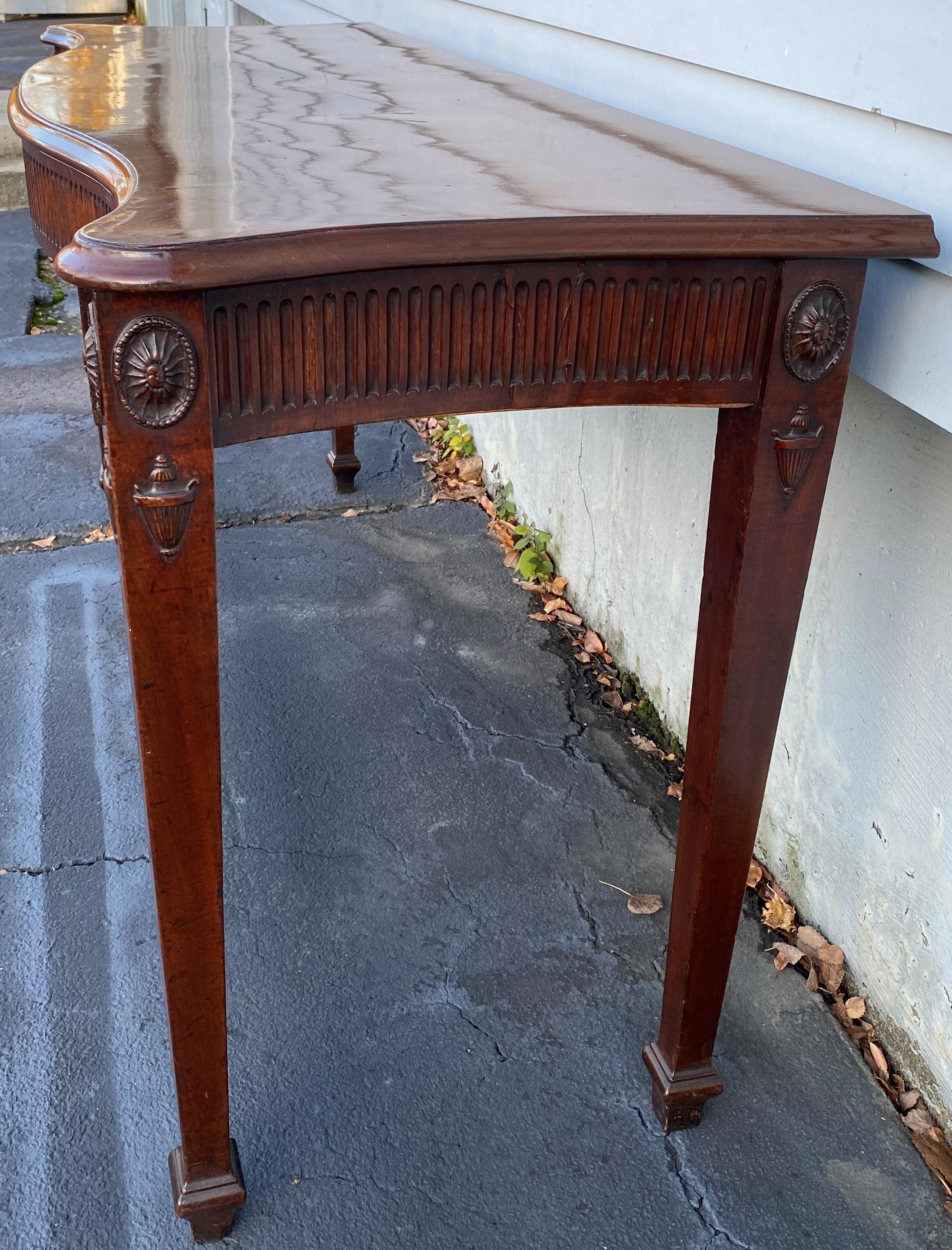 Georgian Mahogany Serpentine Two Drawer Sideboard, Serving or Console Table In Good Condition For Sale In Milford, NH