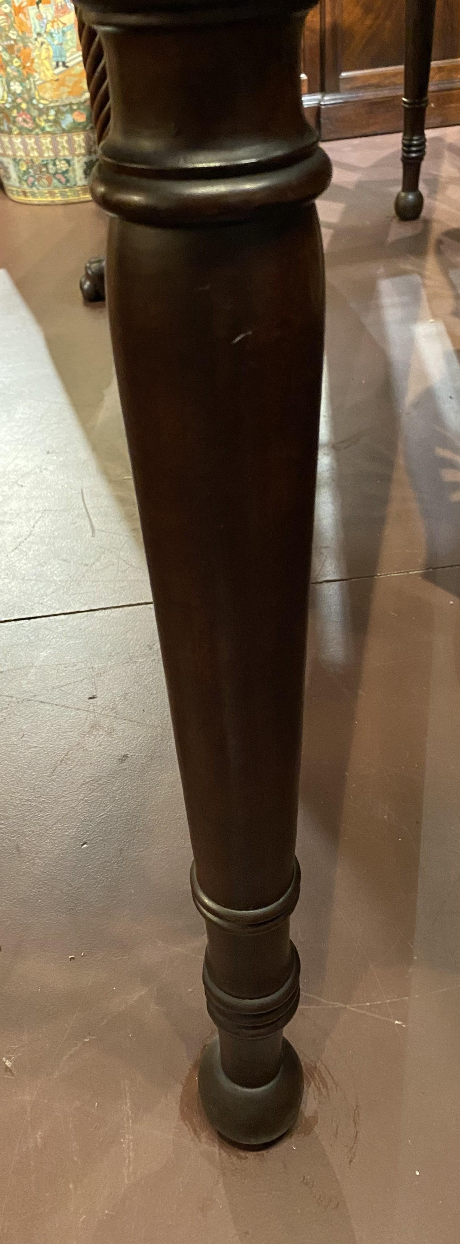 Georgian Mahogany Server with Shaped Splash Rail and Gadrooned Edge Top For Sale 7