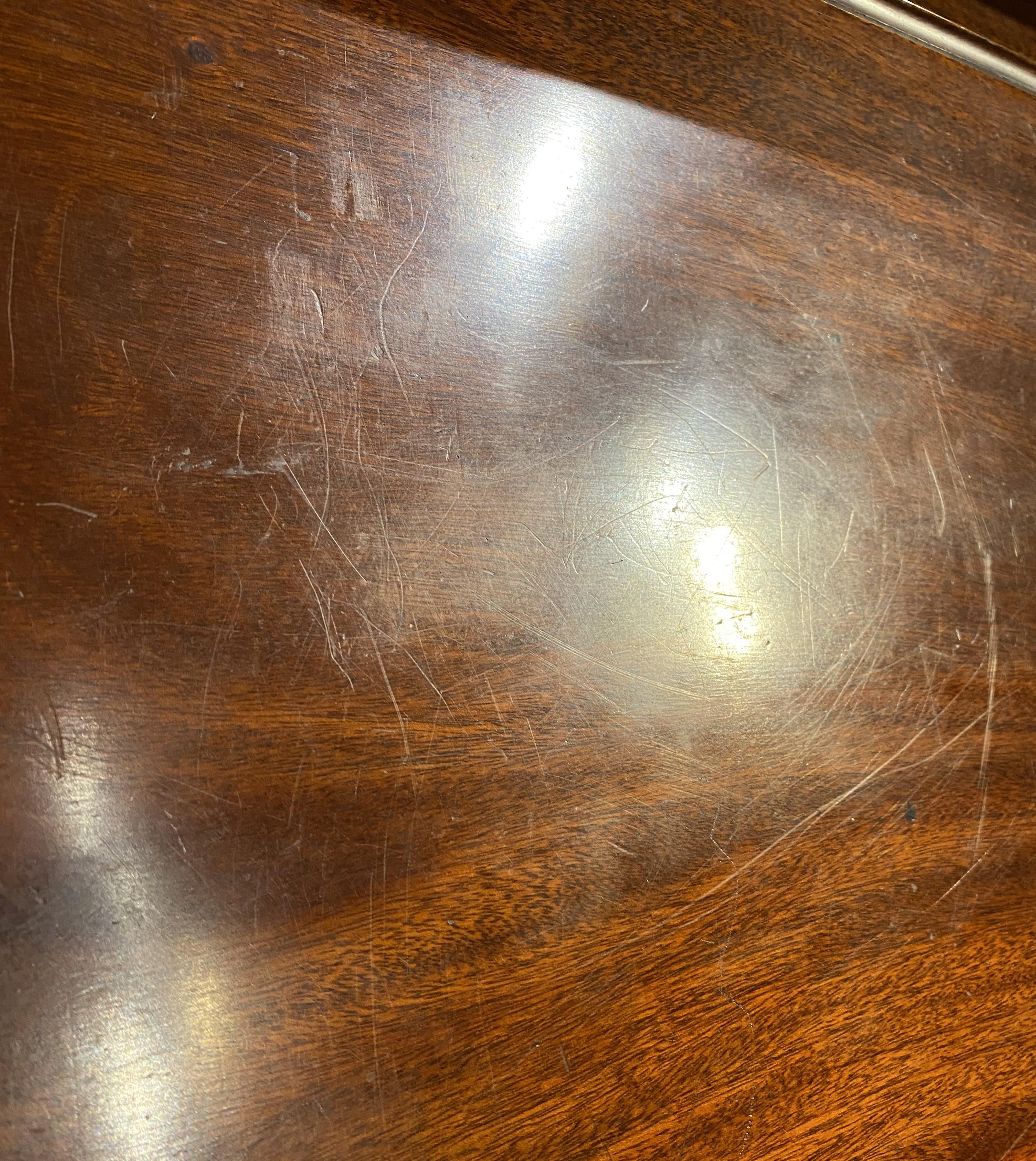 Georgian Mahogany Server with Shaped Splash Rail and Gadrooned Edge Top For Sale 9