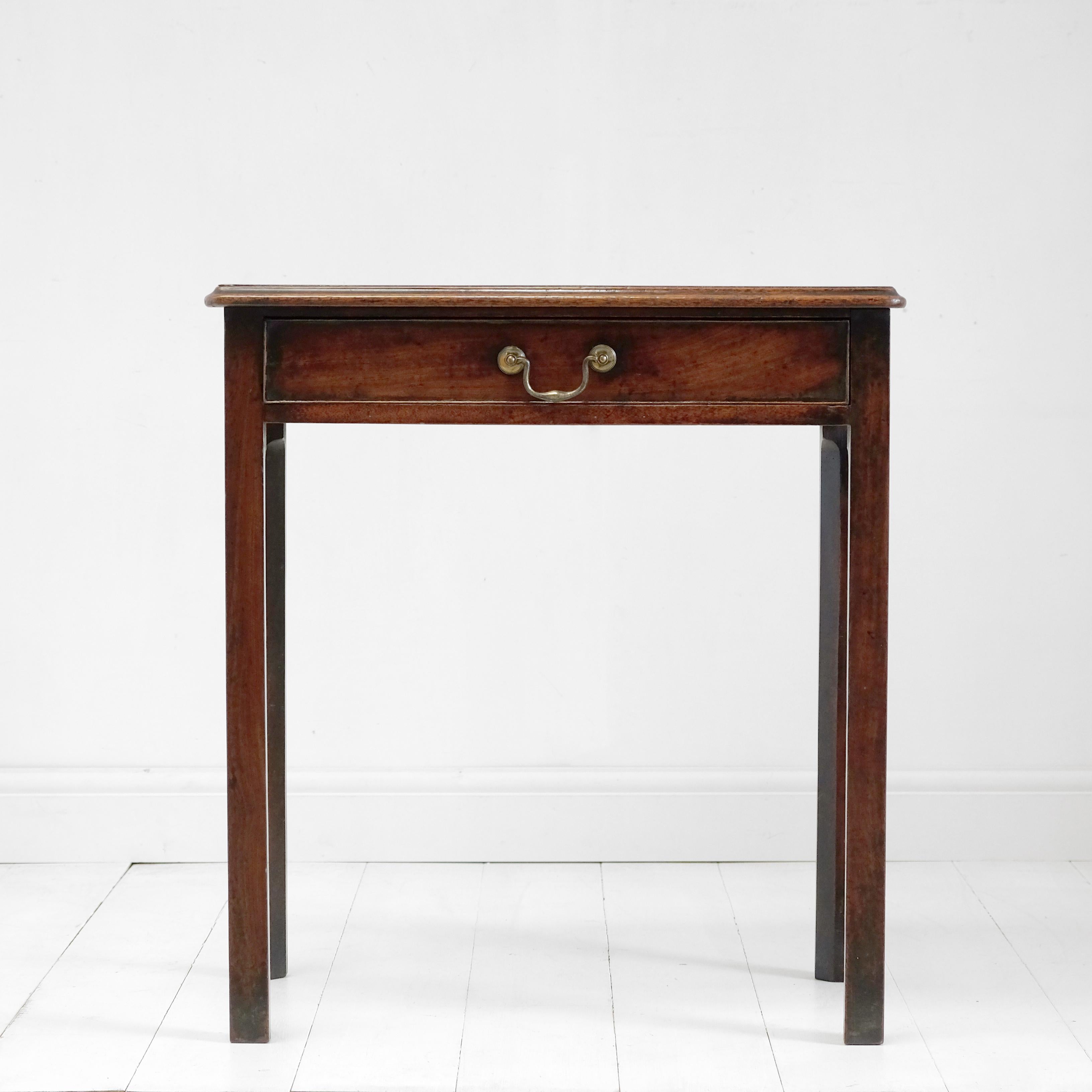 Georgian Mahogany Side Table, English, Simple Design, Small, Early 19th Century In Good Condition In Totnes, GB