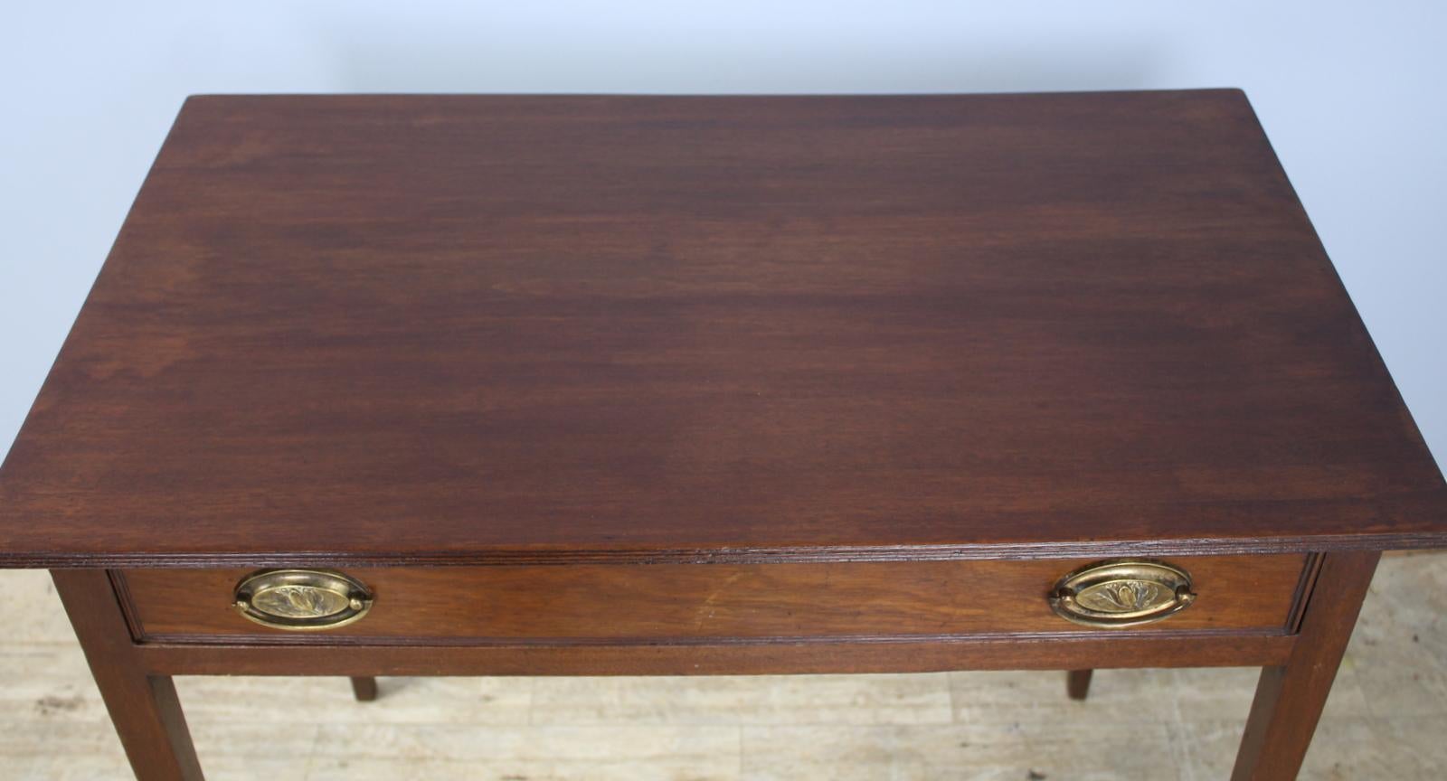 18th Century Georgian Mahogany Side Table For Sale