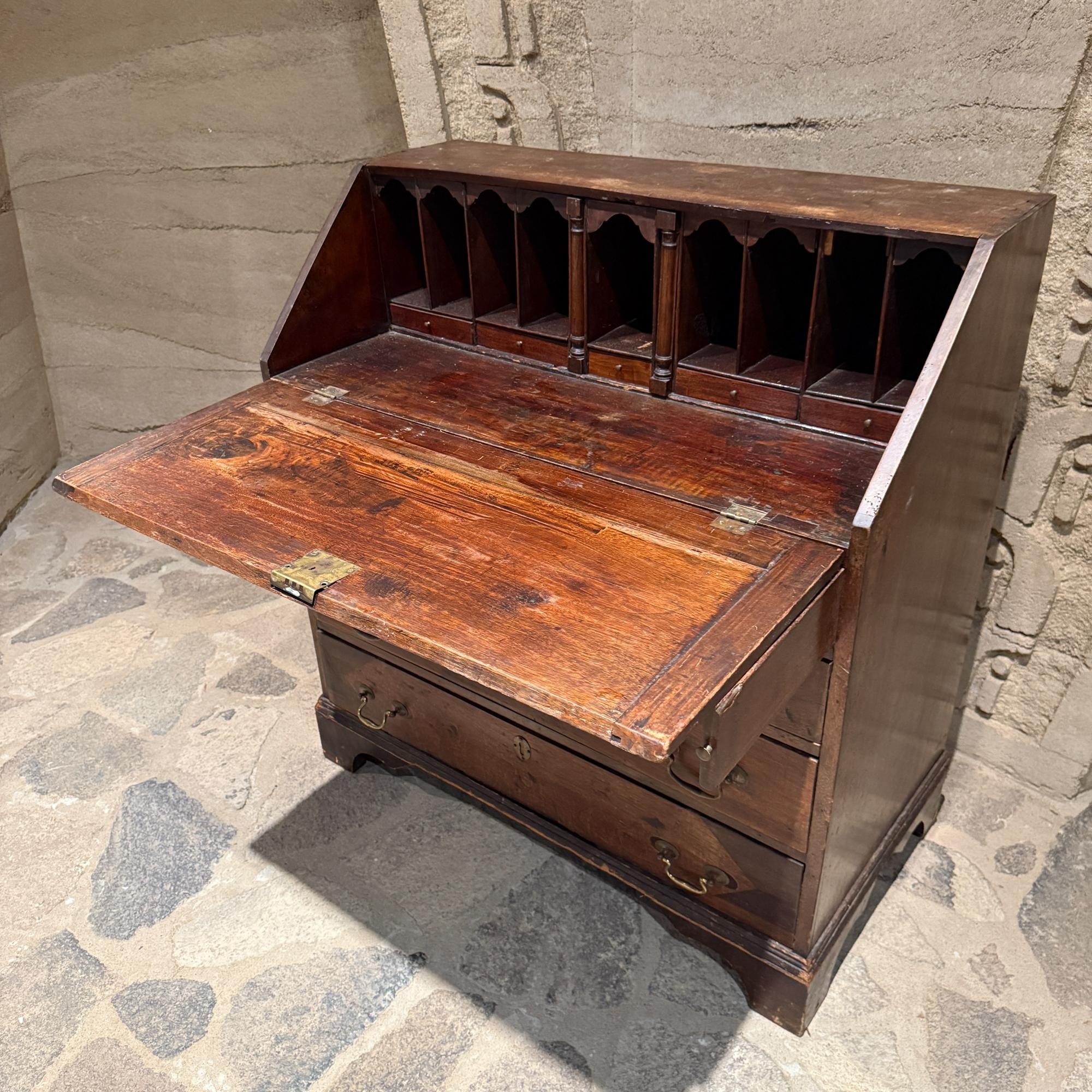 Britannico Georgian Mahogany Slant Front Secretary Desk Adam Style Slant-Front Bureau in vendita