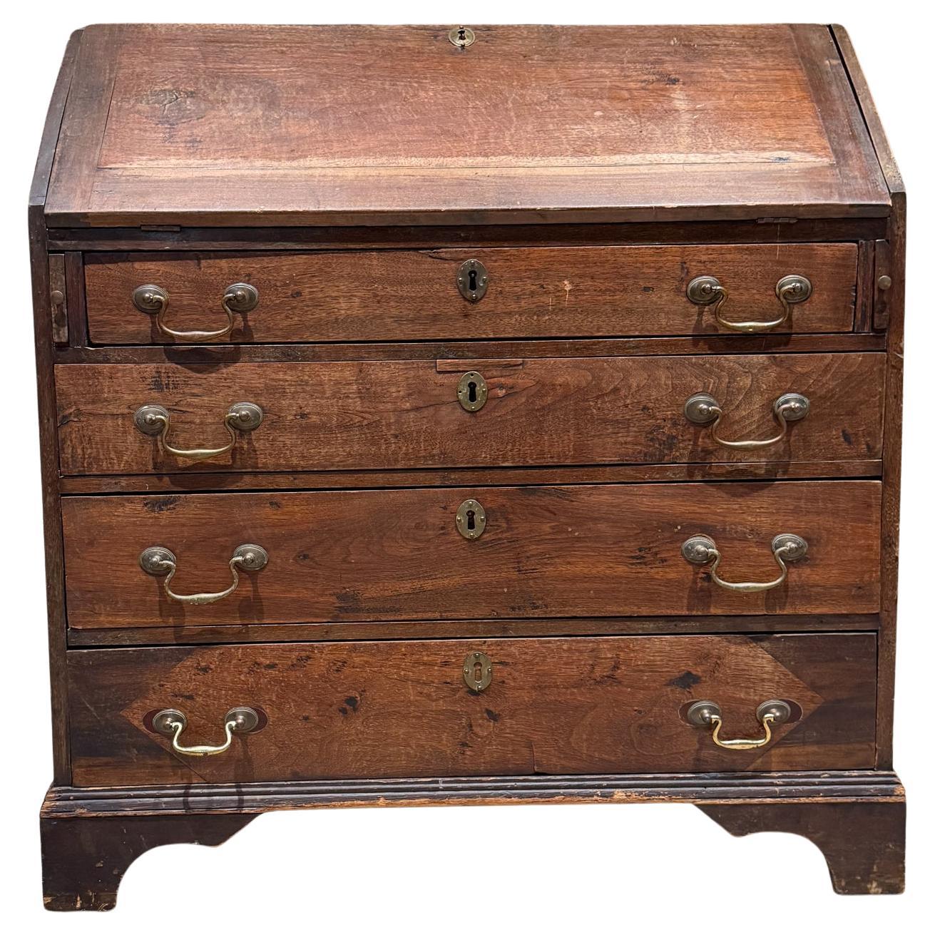 Georgian Mahogany Slant Front Secretary Desk Bureau à façade inclinée de style Adams