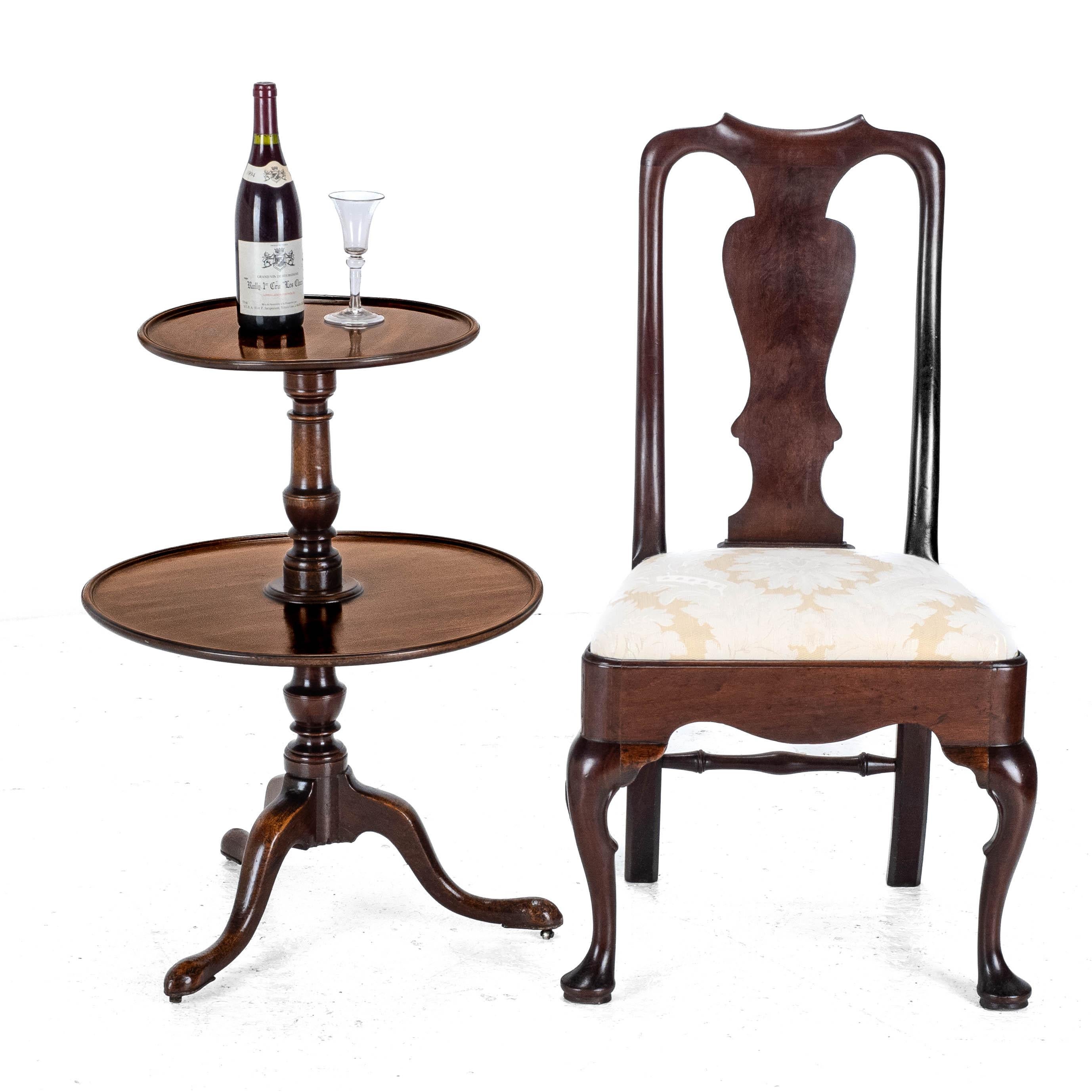 Georgian Mahogany Small 2 Tier Dumb Waiter Tripod Table circa 1800 (George III) In Good Condition In Leeds, GB