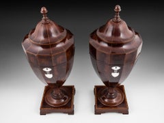 Urnas de cuchara de caoba georgianas