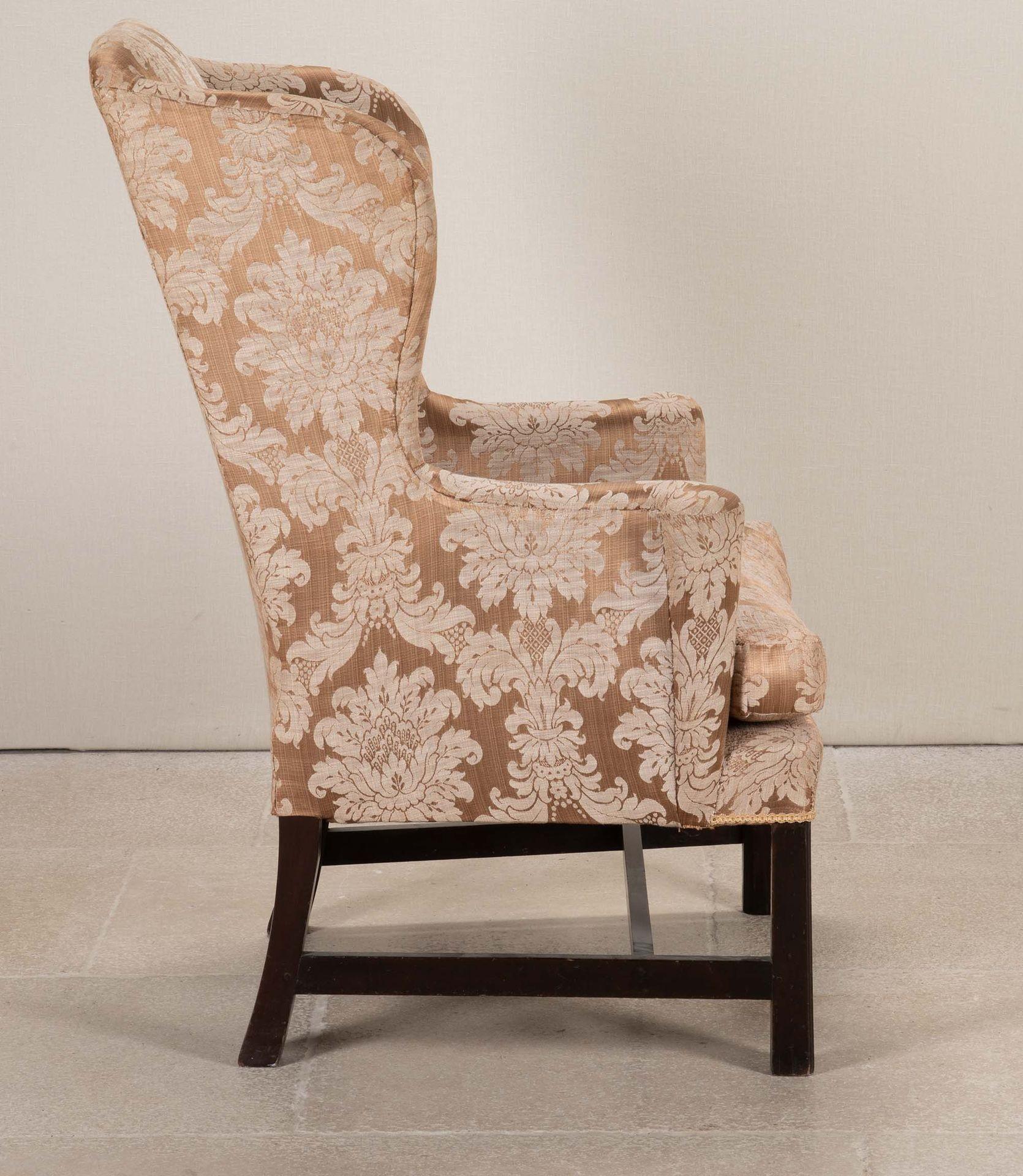 Georgiano Sedia ad ala con gambe quadrate in mogano georgiano in vendita