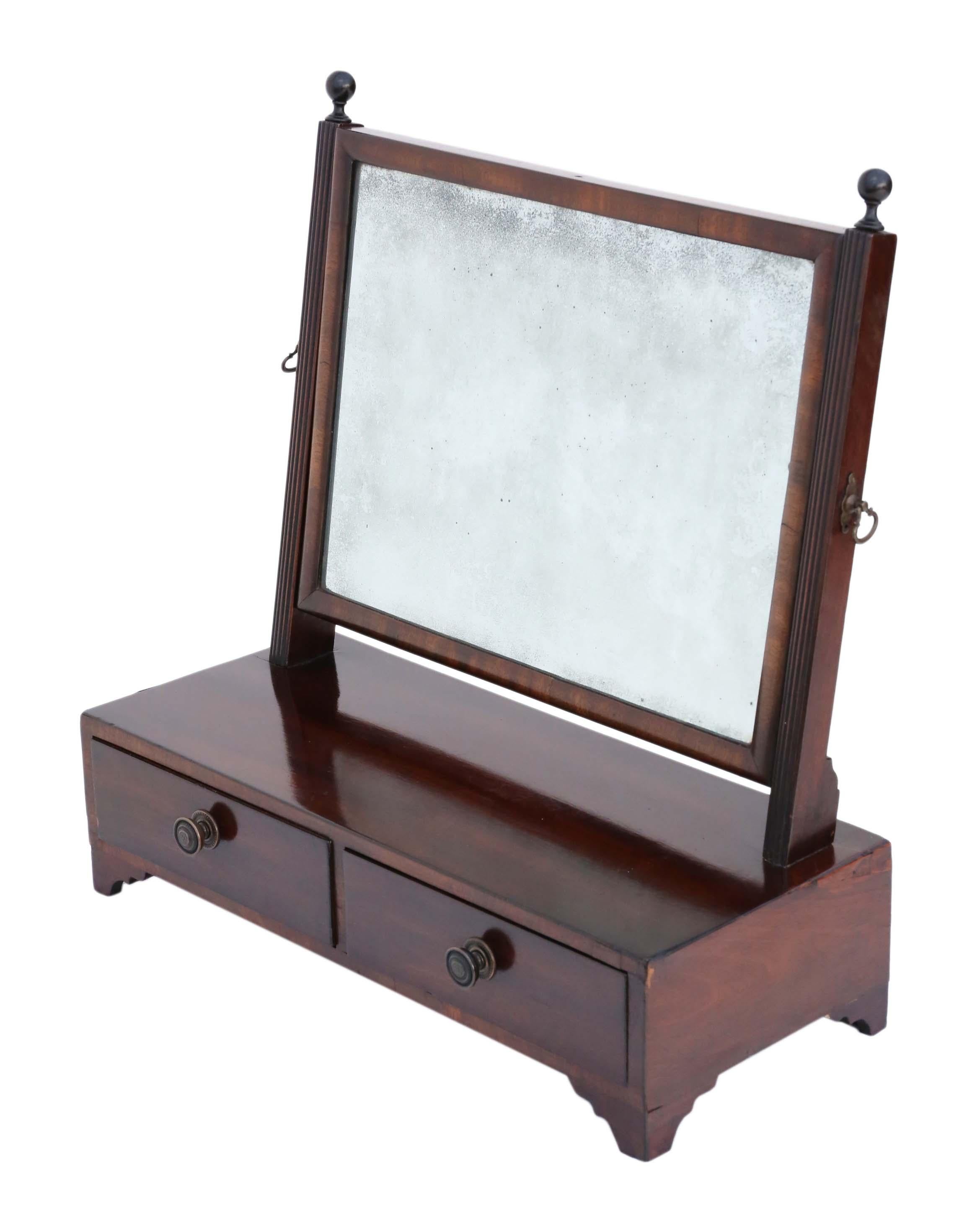 Antique Georgian mahogany swing dressing table or toilet mirror. Dates from the first half of the 19th century.
This is a lovely mirror, that is full of age and charm, with great proportions.
A rare find, that would look amazing in the right