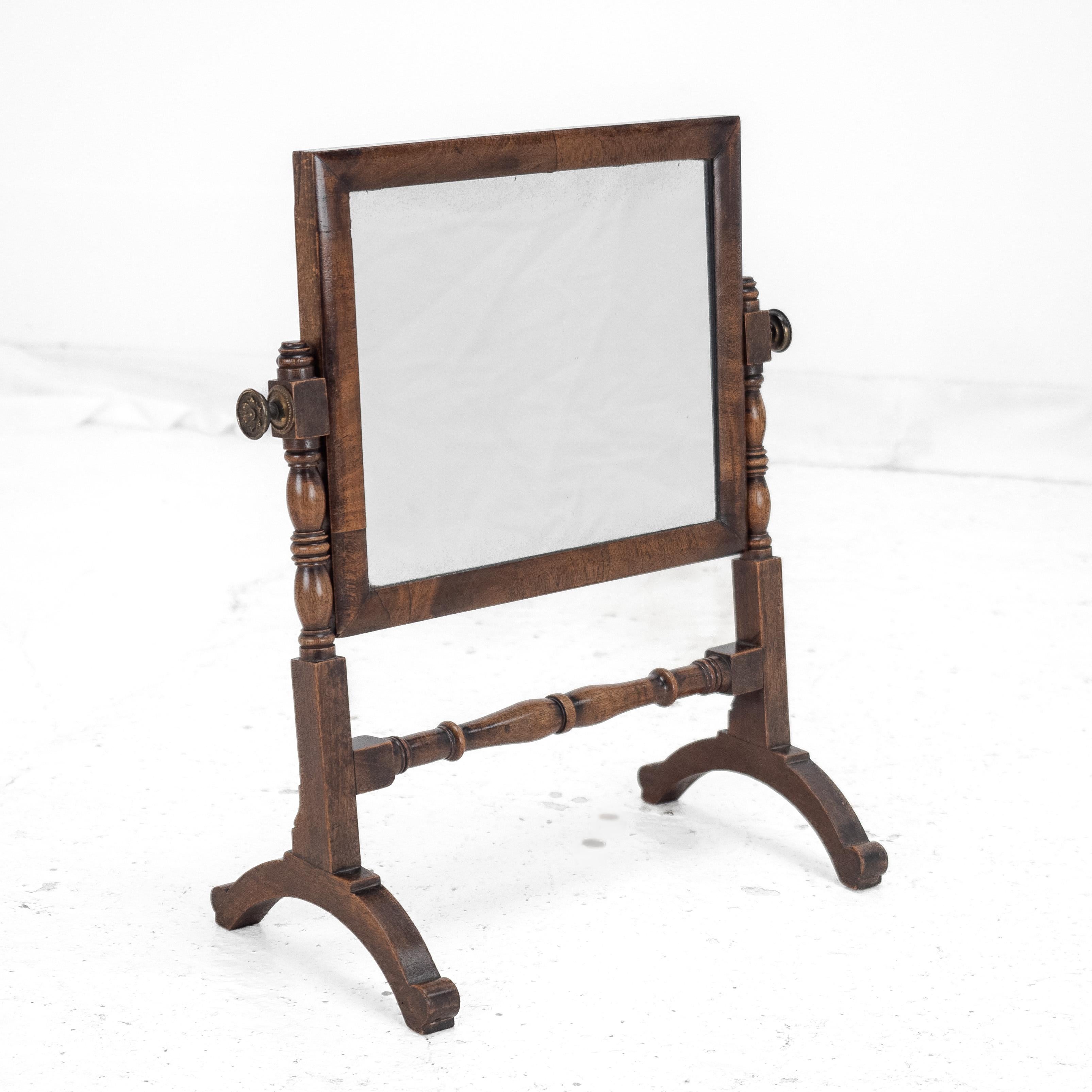 English Georgian Mahogany Swing Lock Toilet Mirror c1800 (Vanity Tabletop George III) For Sale