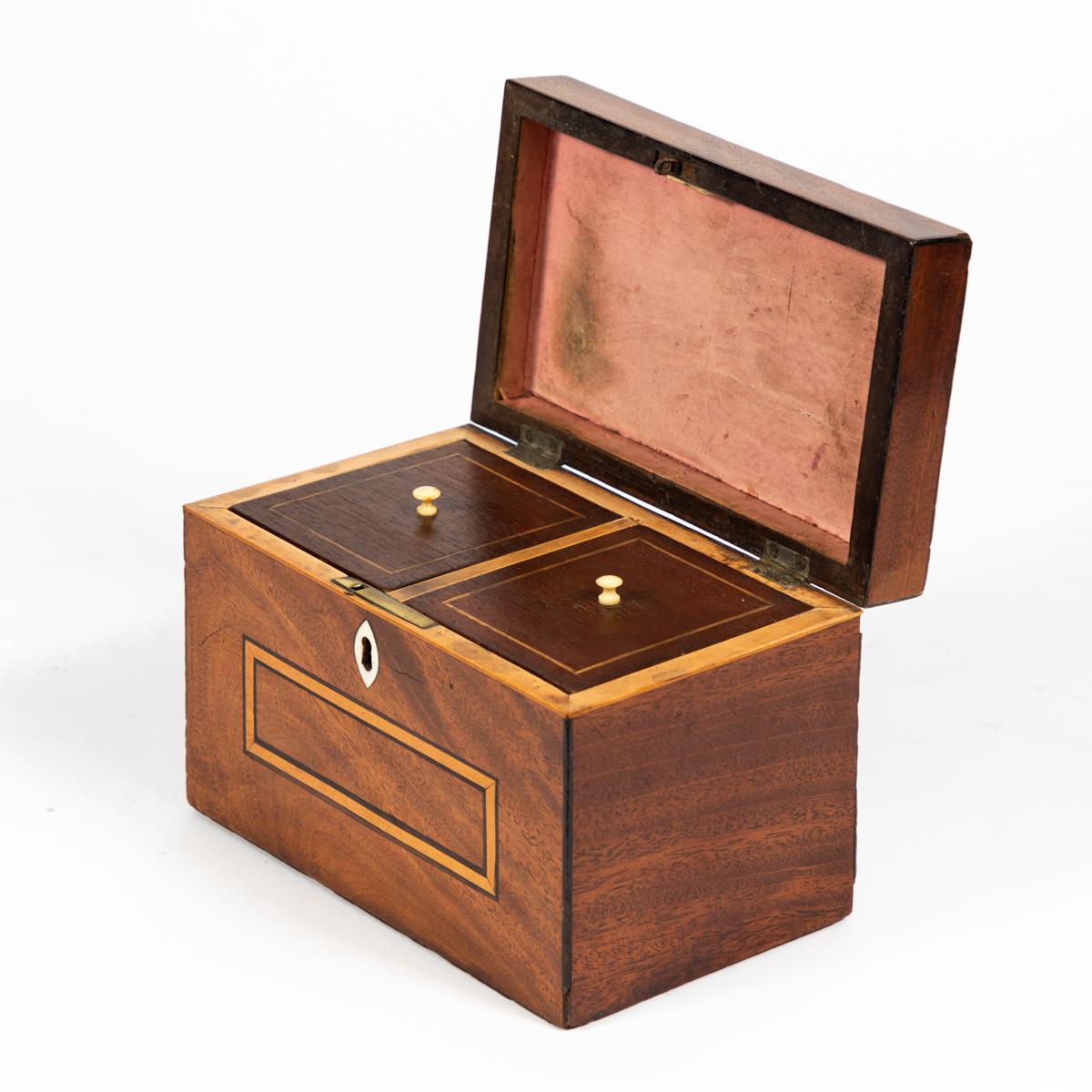 English Georgian Mahogany Tea Caddy Box from England, circa 1825