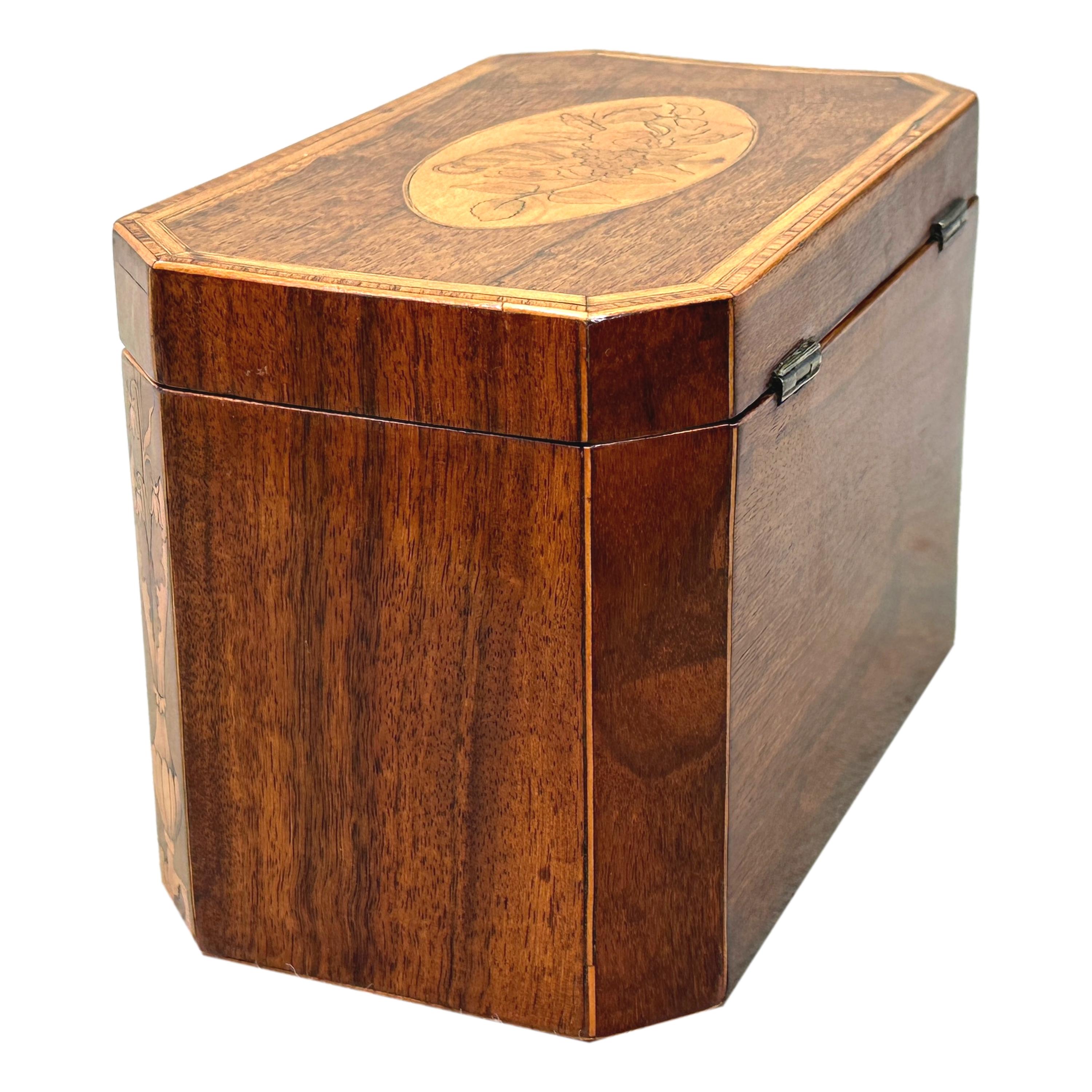 Caja de té georgiana de caoba con incrustaciones florales Caoba en venta