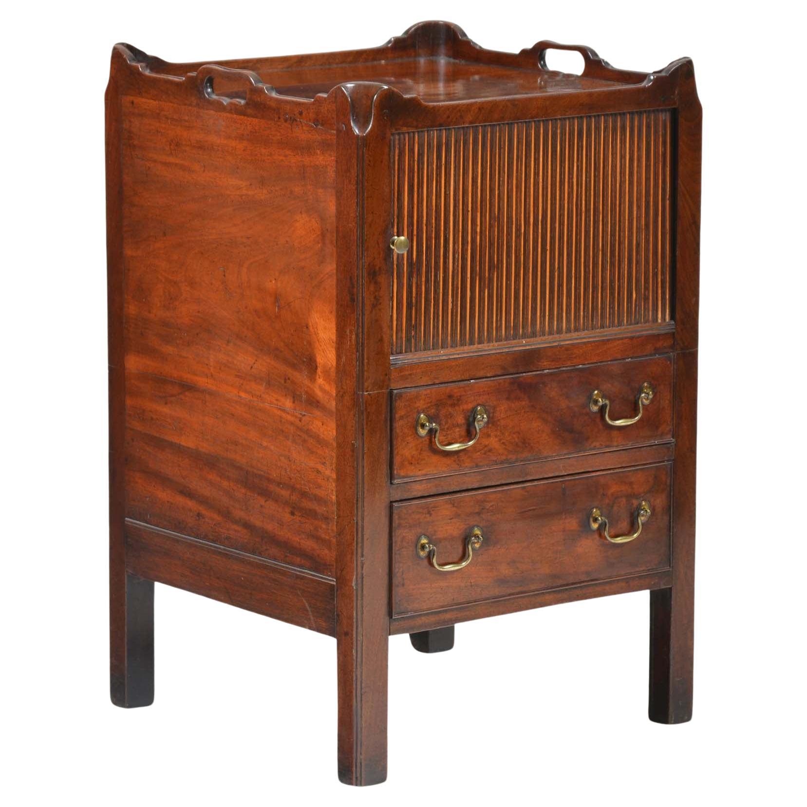 Georgian mahogany tray-top commode bedside cabinet For Sale