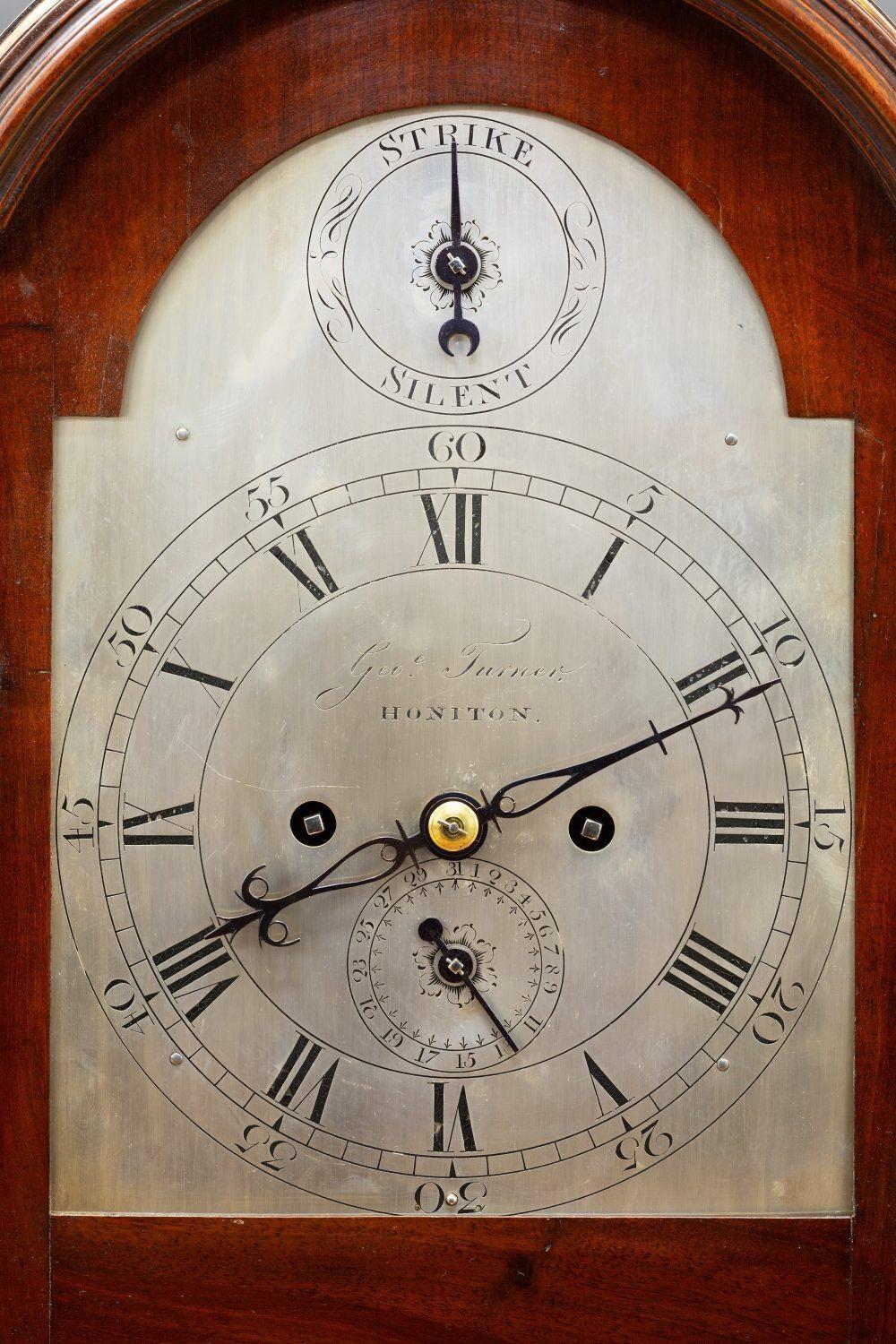 Horloge seau à verge en acajou de style géorgien par George Turner, Honiton en vente 3