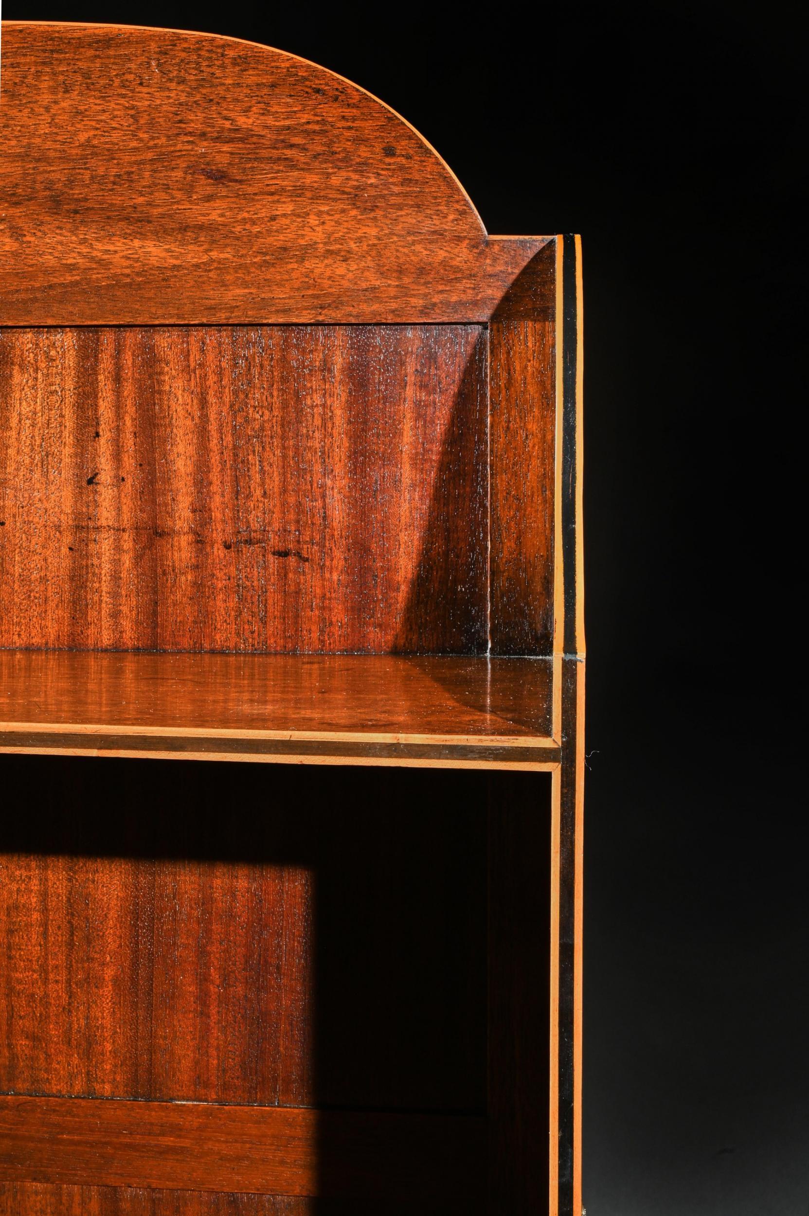 Georgian Mahogany Waterfall Bookcase of Small Proportions 2