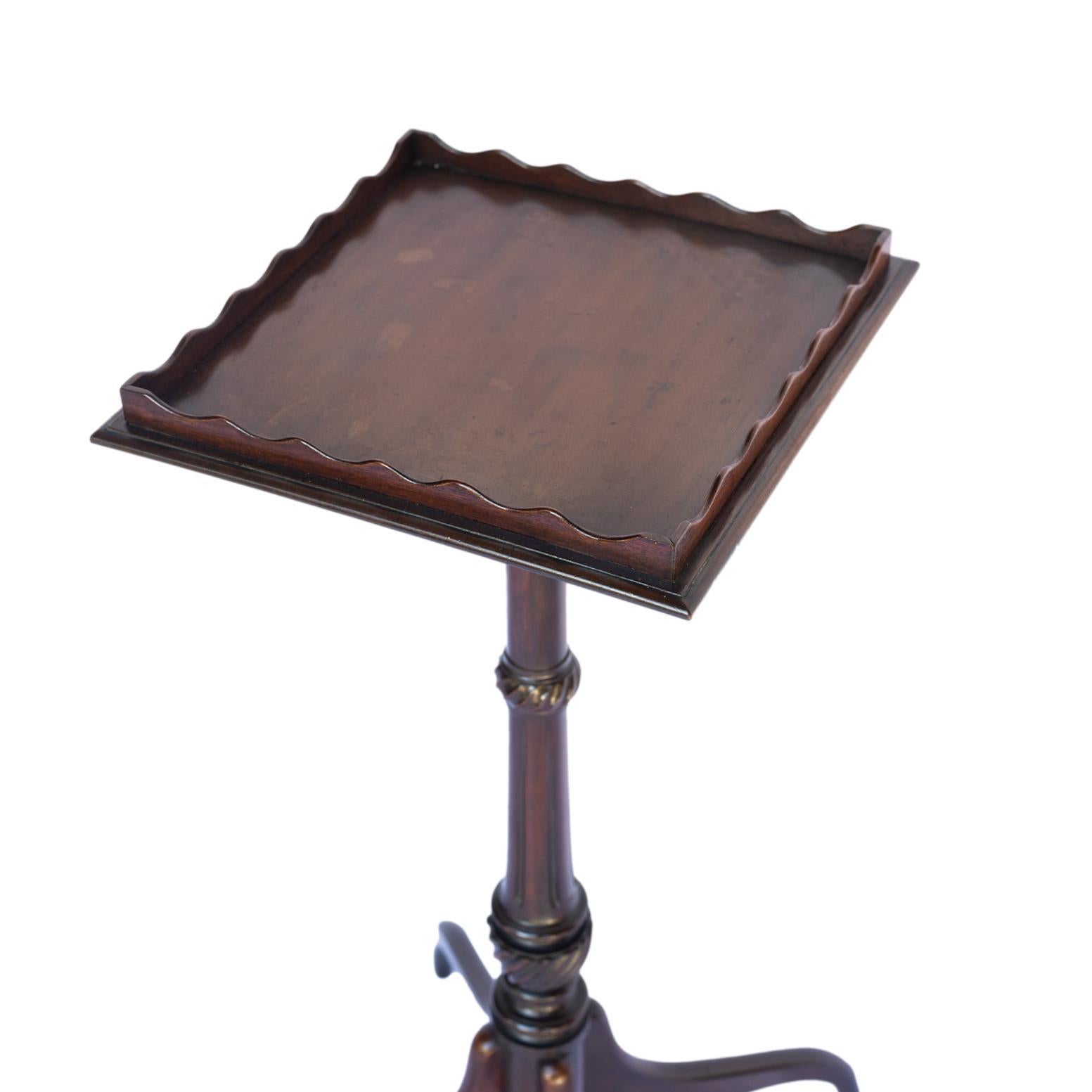 Hand-Crafted Georgian Mahogany Wine Table with Single Board Top and Shaped Gallery, ca. 1820 For Sale