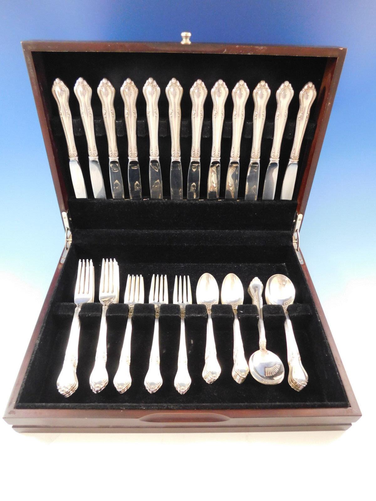 Mid-20th Century Georgian Manor by Lunt Sterling Silver Flatware Service for 12 Set 60 pieces For Sale