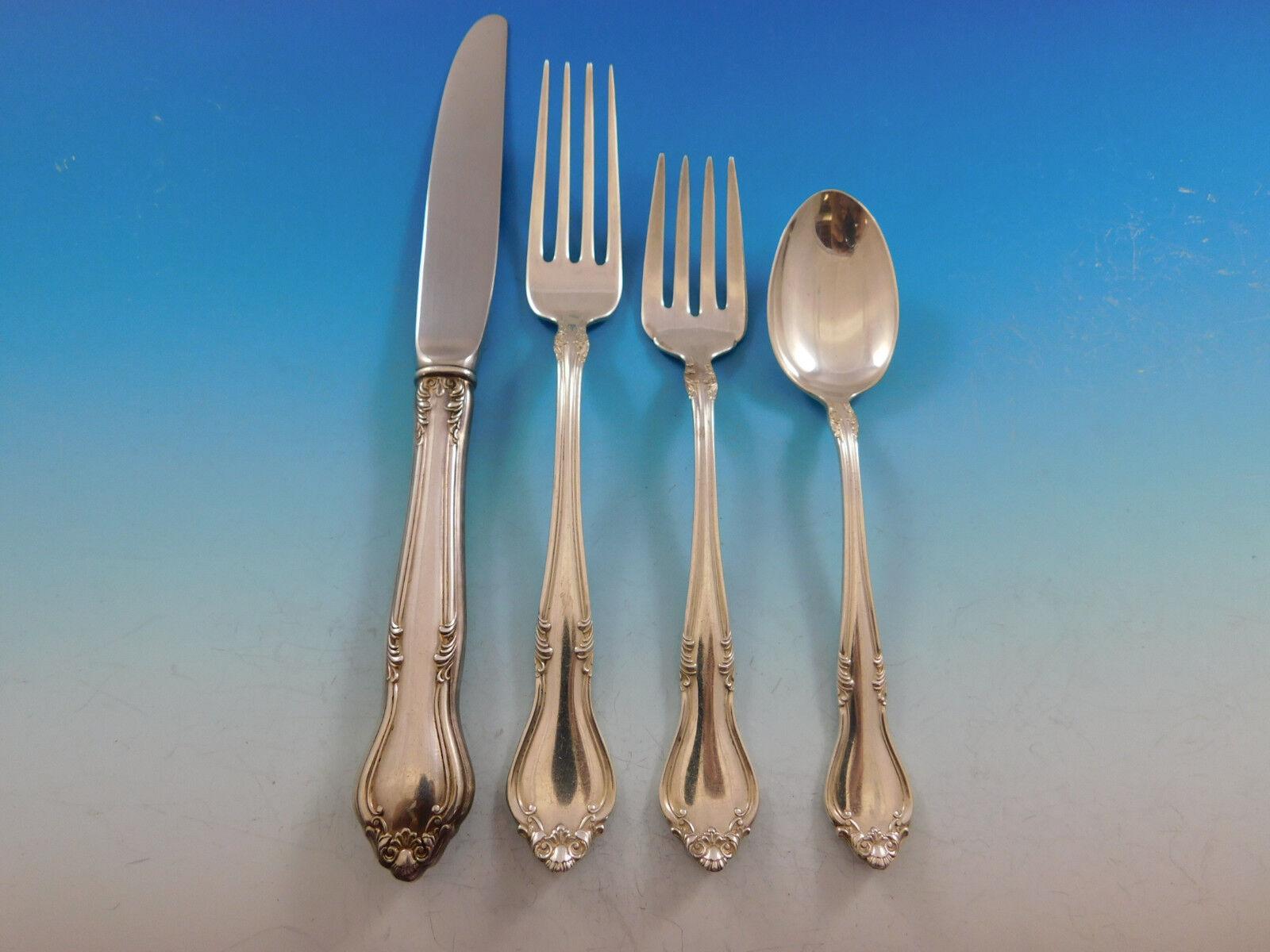 Georgian Manor by Lunt Sterling Silver Flatware Service for 12 Set 60 pieces For Sale 1