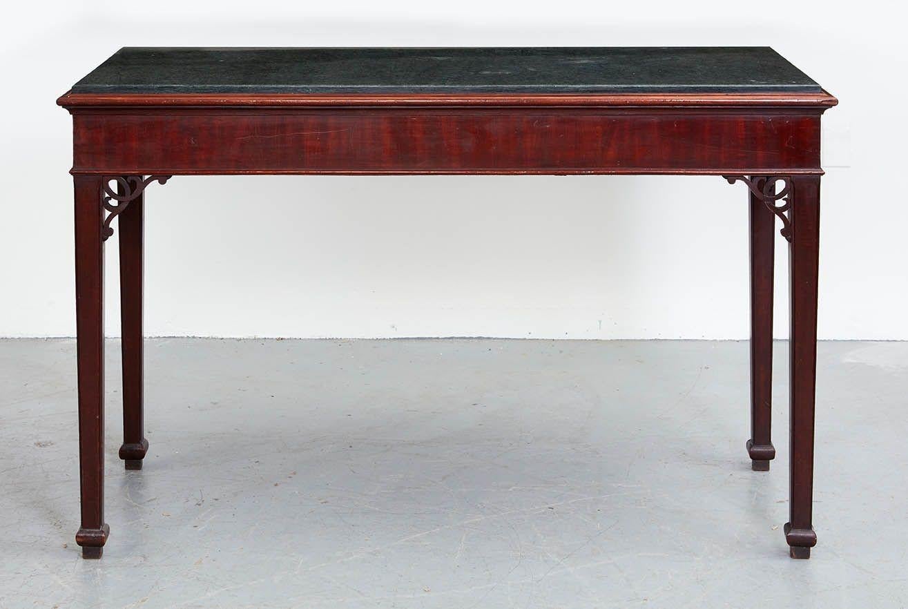 Anglais Table console géorgienne à plateau en marbre en vente