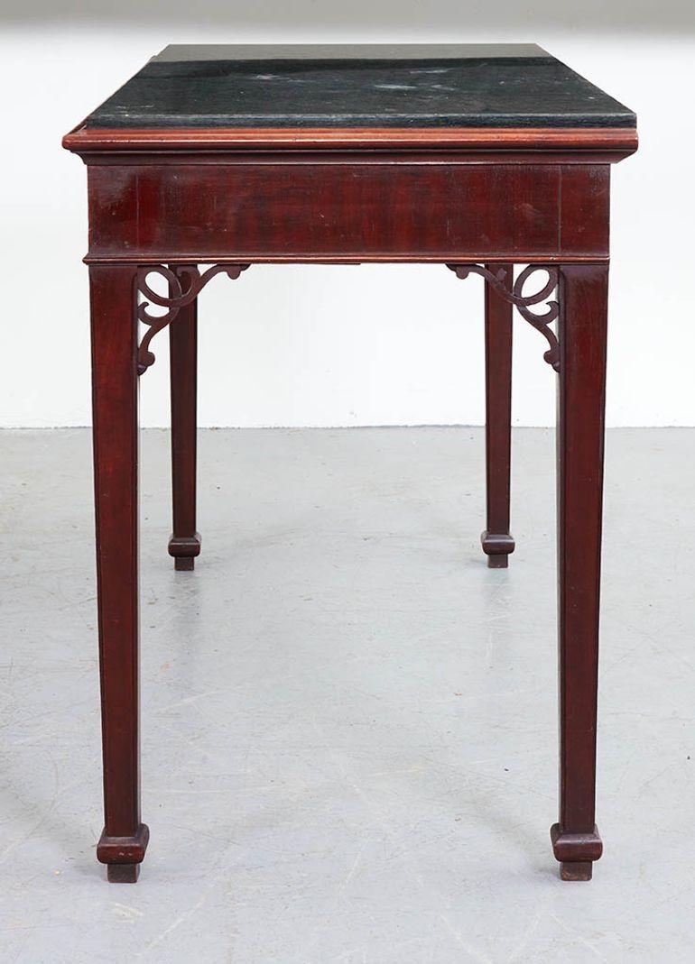 Travail du bois Table console géorgienne à plateau en marbre en vente