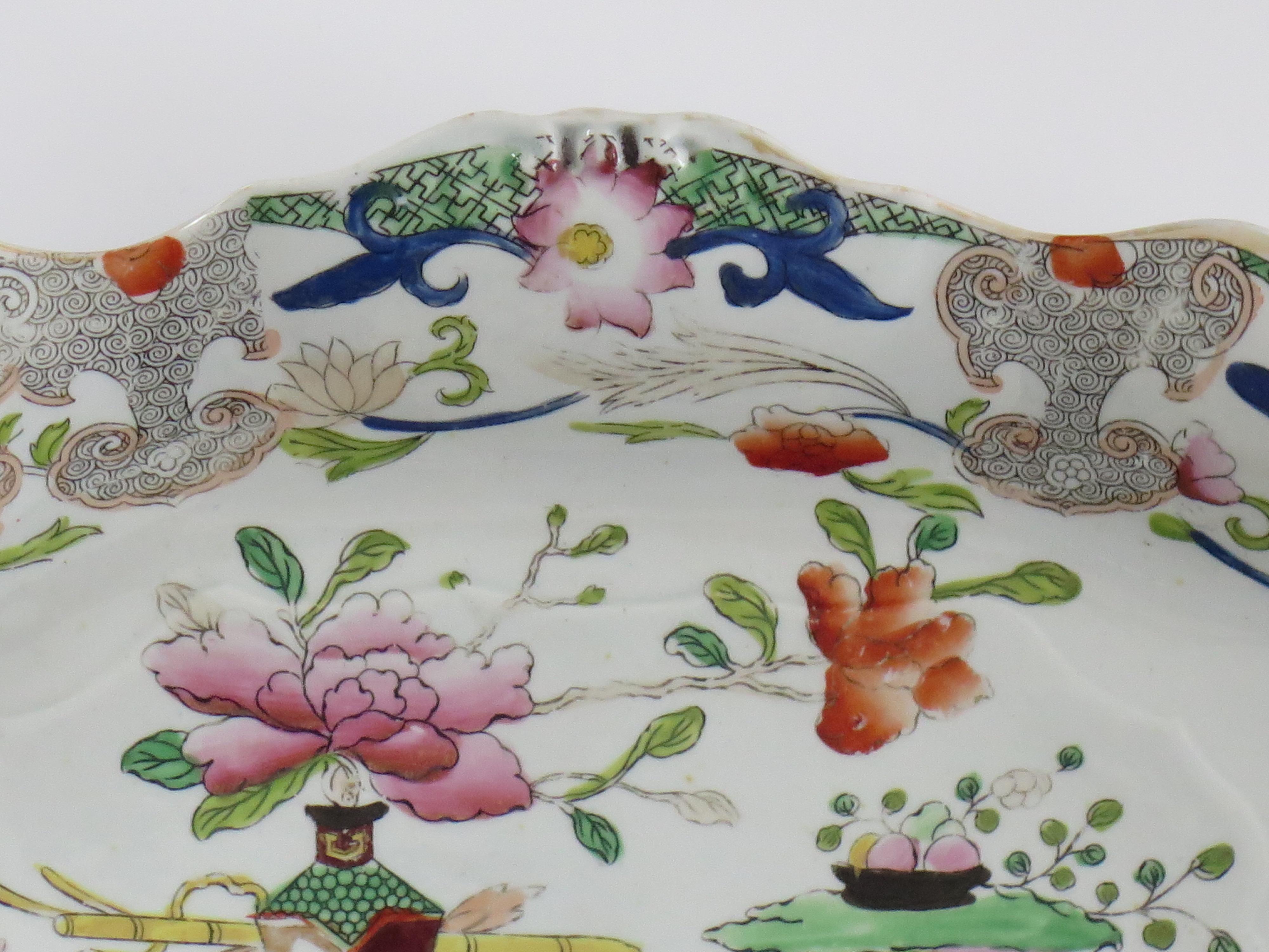 Georgian Masons Ironstone Desert Dish in Table & Flower Pot Pattern, circa 1818 In Good Condition In Lincoln, Lincolnshire