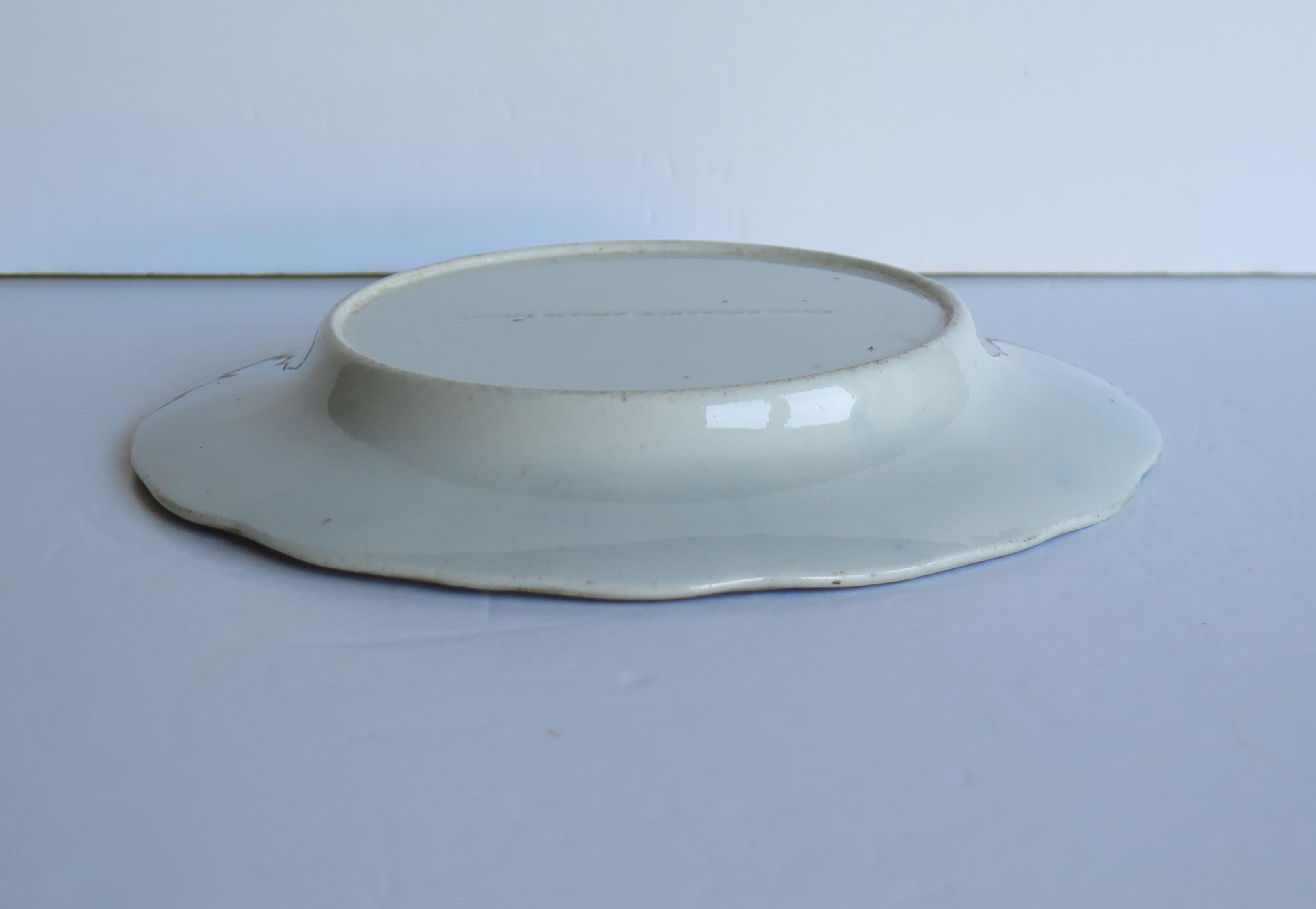 Plat ou assiette de désert géorgien Mason's Ironstone en forme de croix et renfort doré, vers 1815 en vente 4