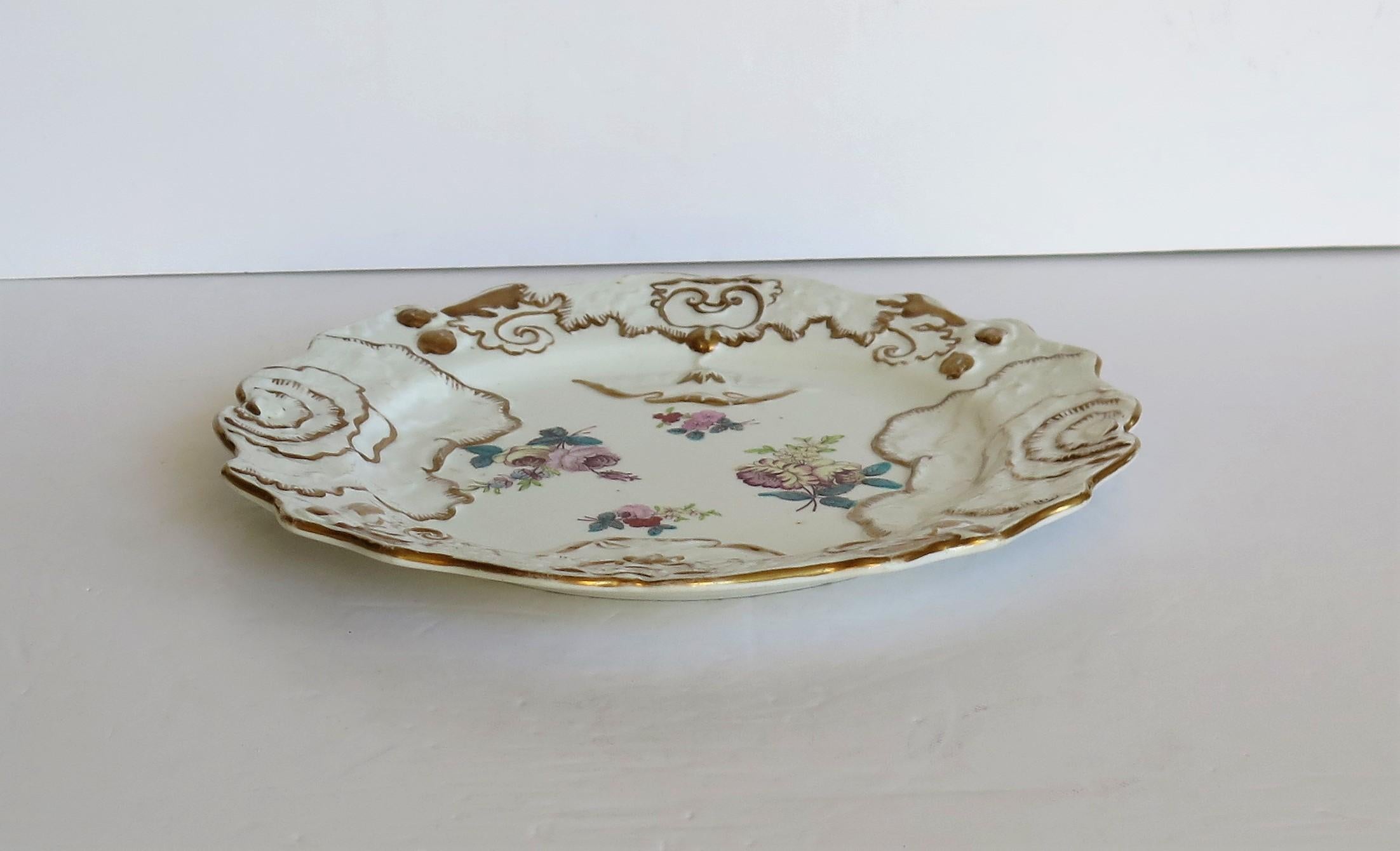 Hand-Painted Georgian Mason's Ironstone Desert Plate in Cabbage Leaf Large Sprays Pattern For Sale