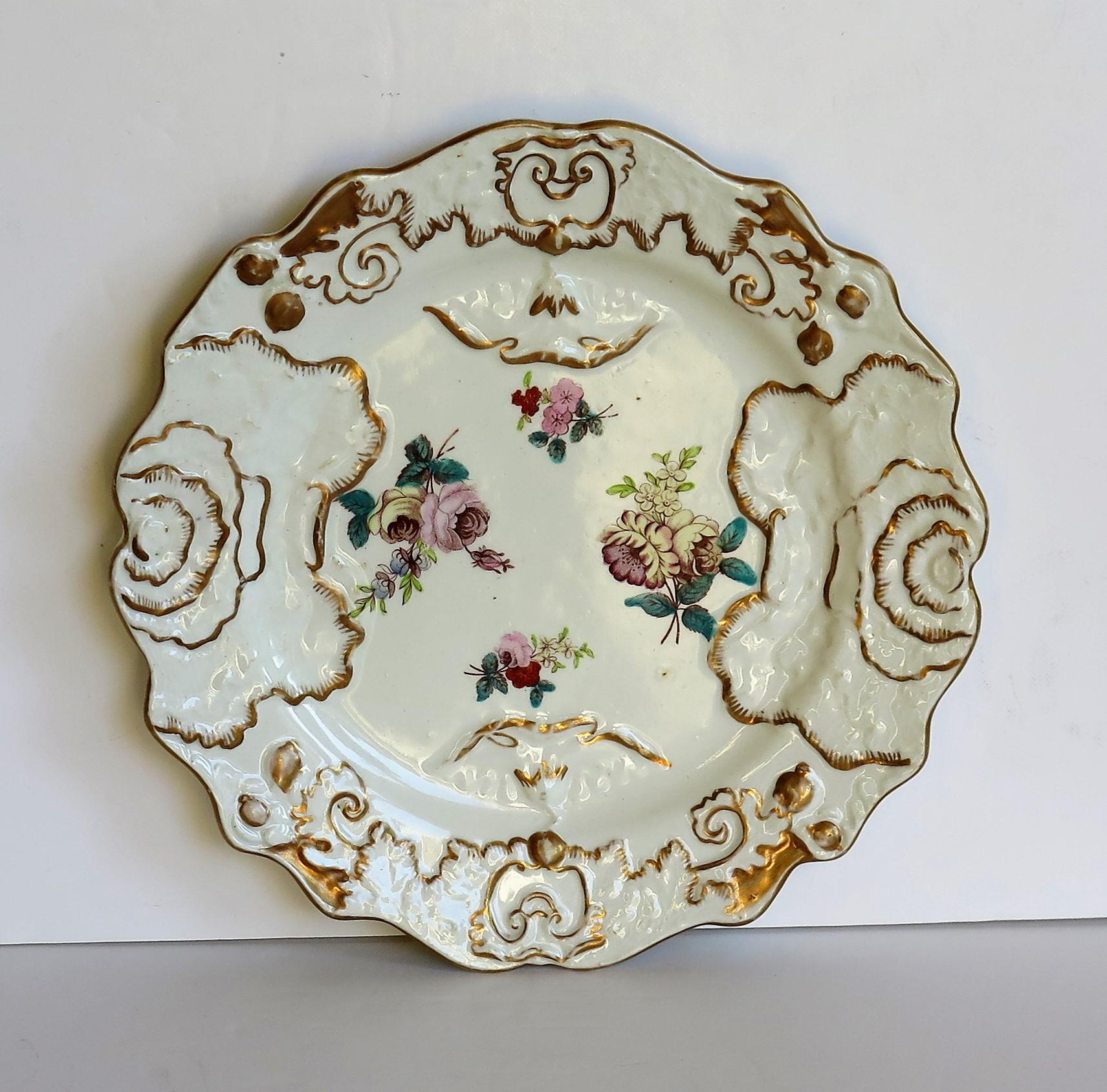Georgian Mason's Ironstone Desert Plate in Cabbage Leaf Large Sprays Pattern In Good Condition For Sale In Lincoln, Lincolnshire