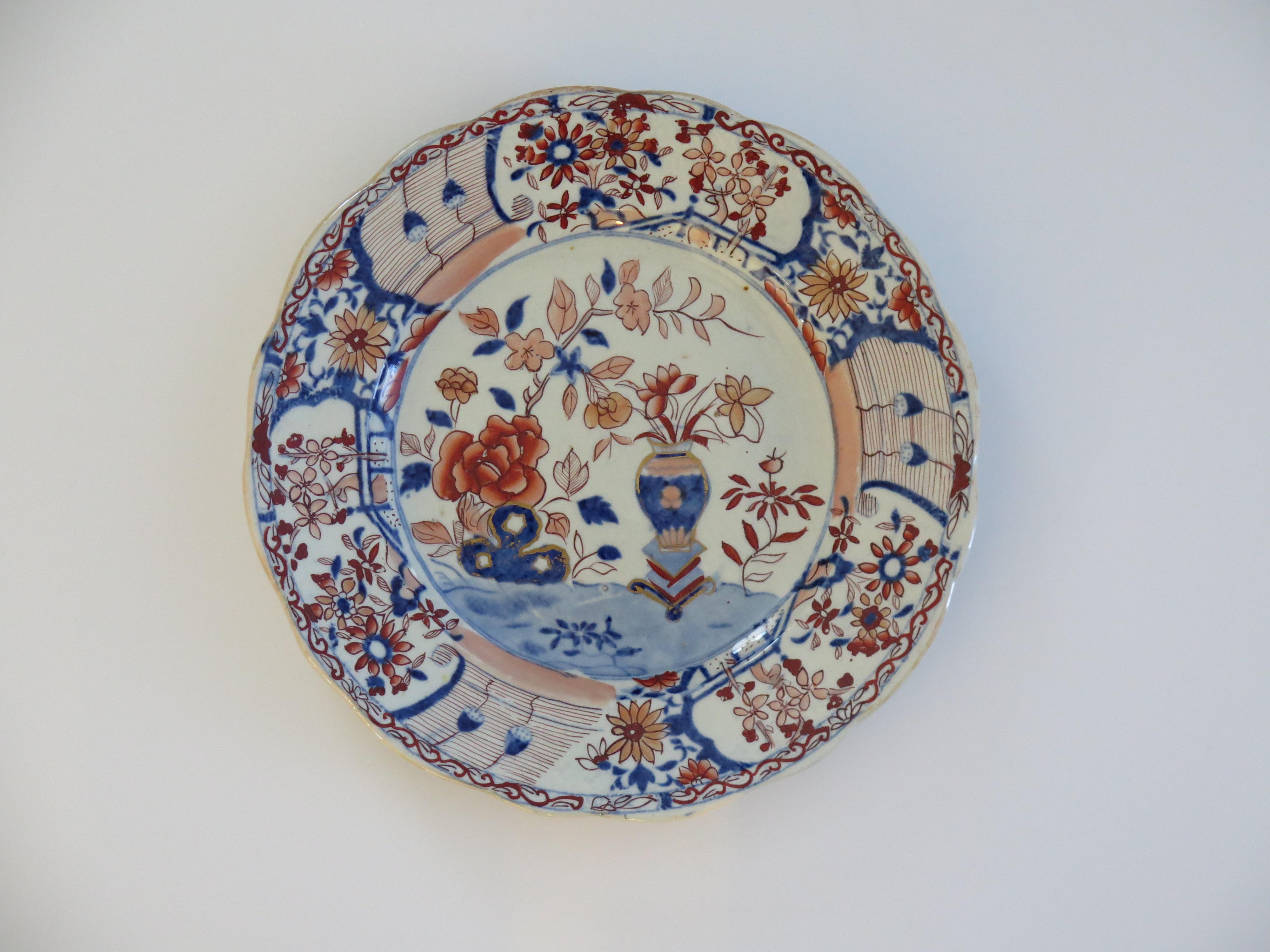 Hand-Painted Georgian Masons Ironstone Dinner Plate in Vase & Rock gilded Pattern, Ca 1818 For Sale