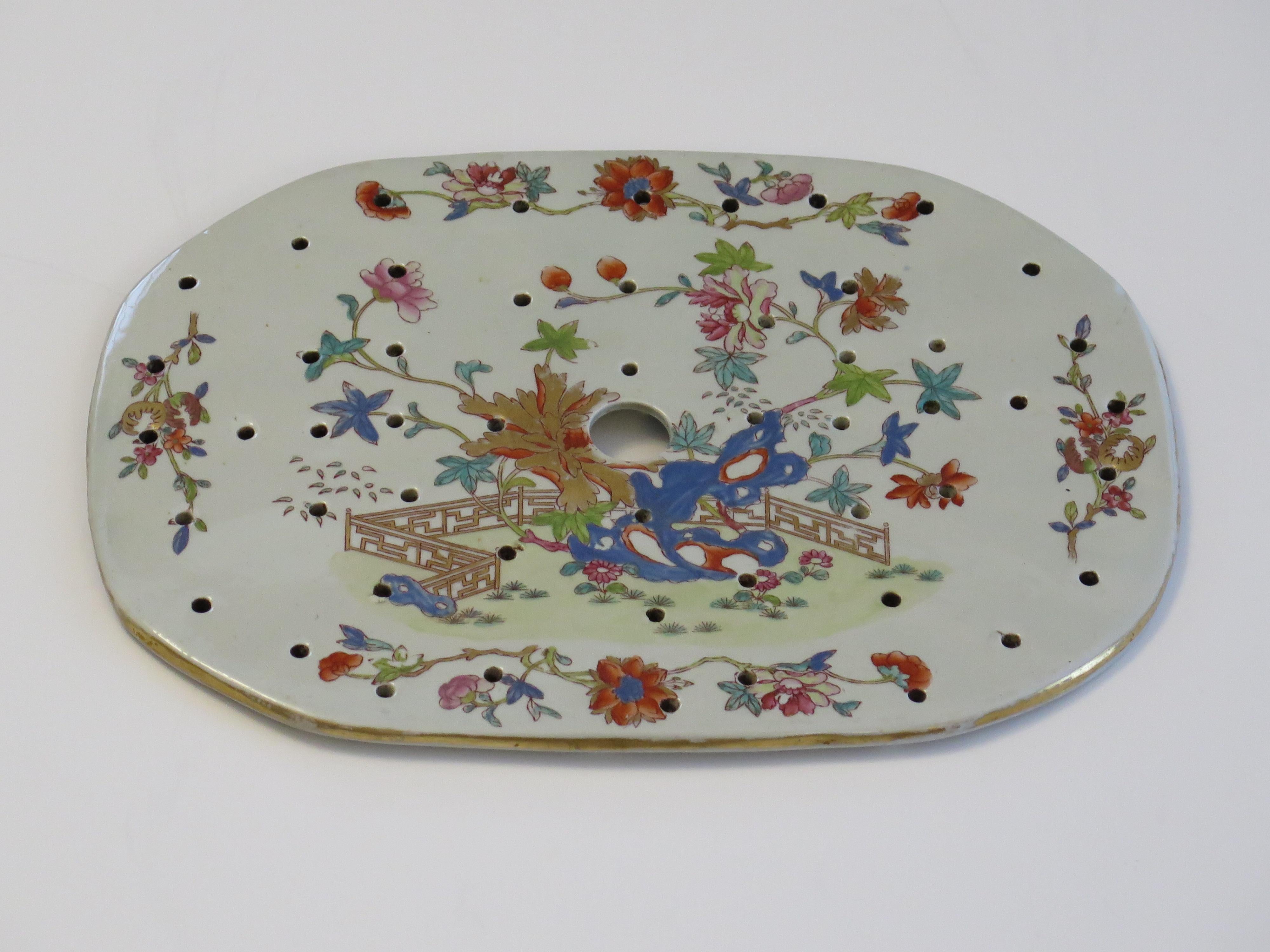 Chinoiserie Georgian Mason's Ironstone Drainer Plate in Fence Rock and Tree Pattern, Ca 1818 For Sale