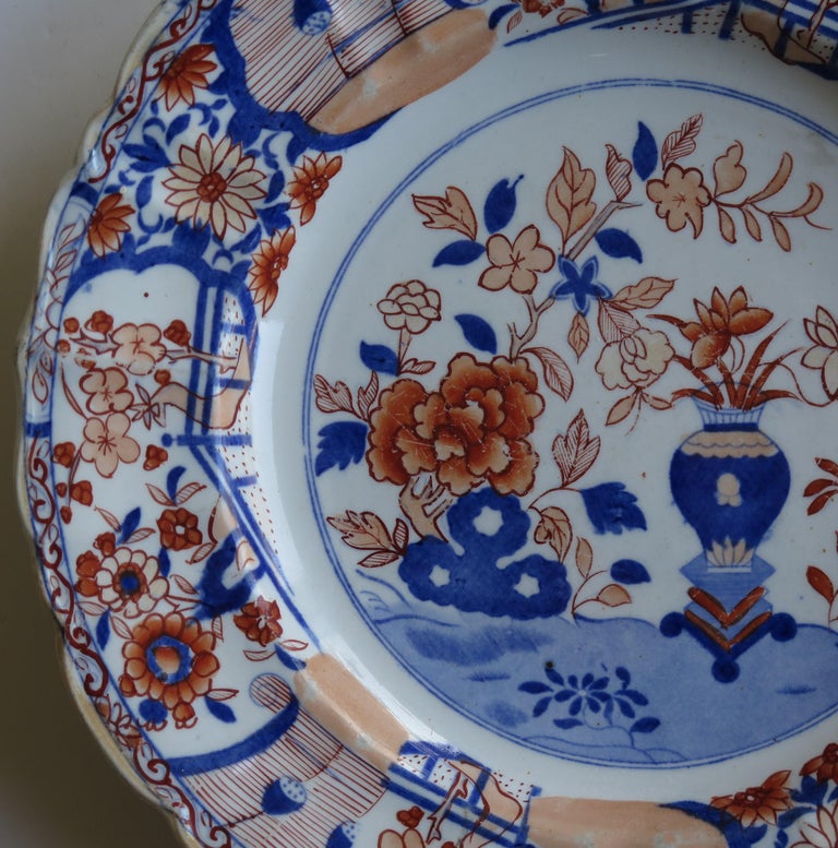 Hand-Painted Georgian Mason's Ironstone Large Dinner Plate in Vase & Rock Ptn, circa 1818 For Sale