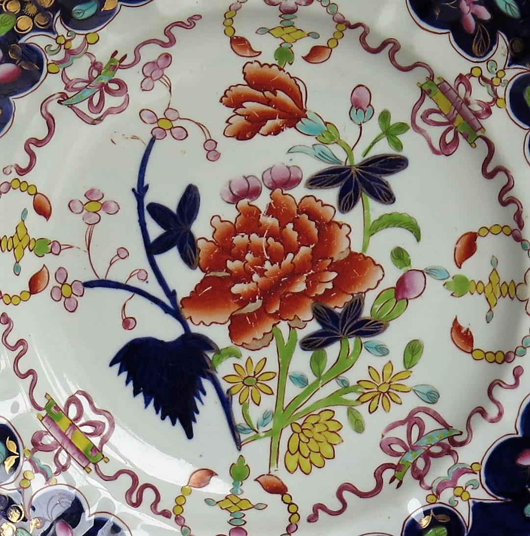 Georgian Mason's Ironstone Large Dinner Plate Red Peony and Scrolls Ptn, Ca 1818 In Good Condition In Lincoln, Lincolnshire