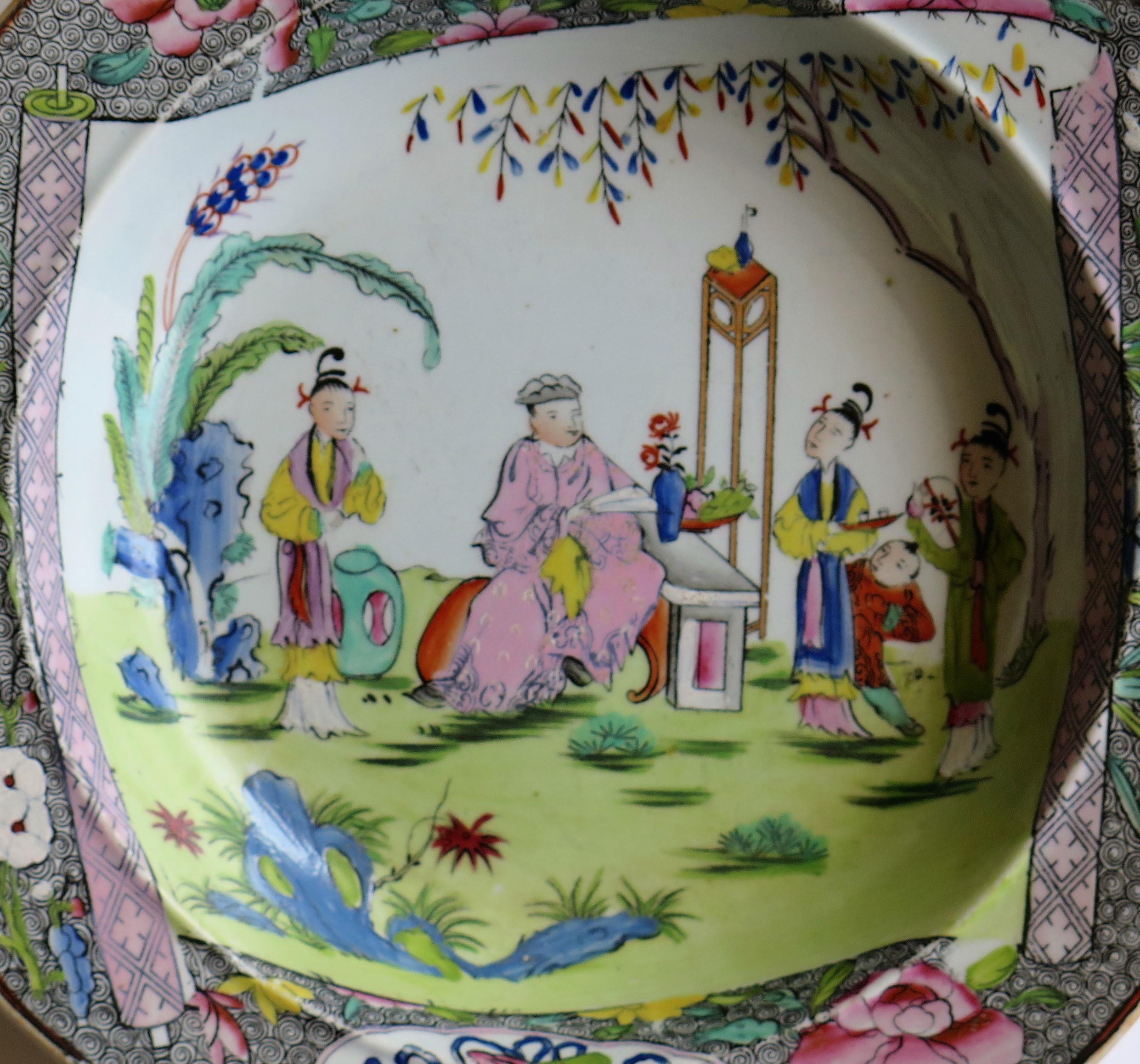 Georgian Mason's Ironstone Large Soup Bowl in Chinese Scroll Pattern, circa 1815 1